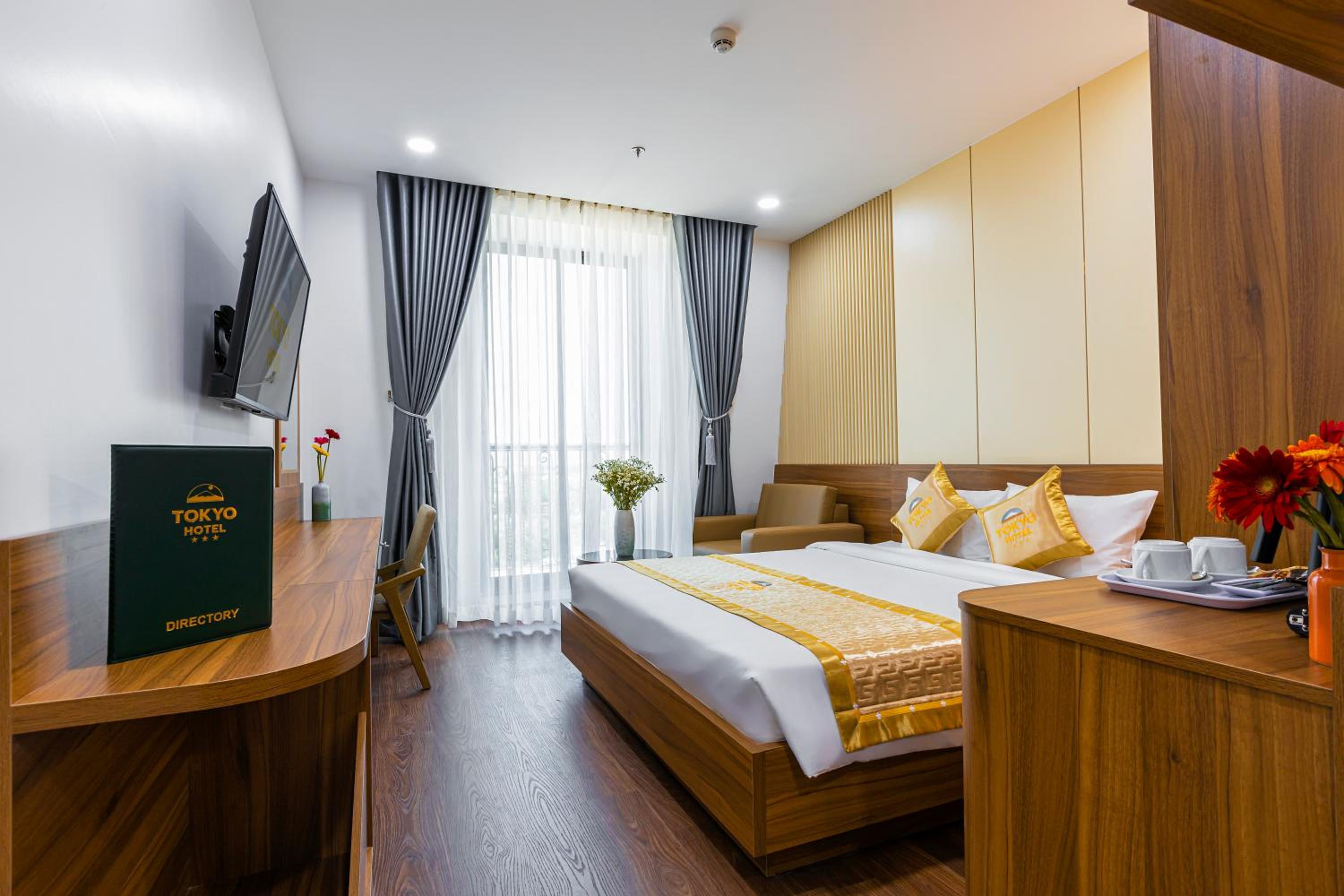 Deluxe King Room - Photo 10