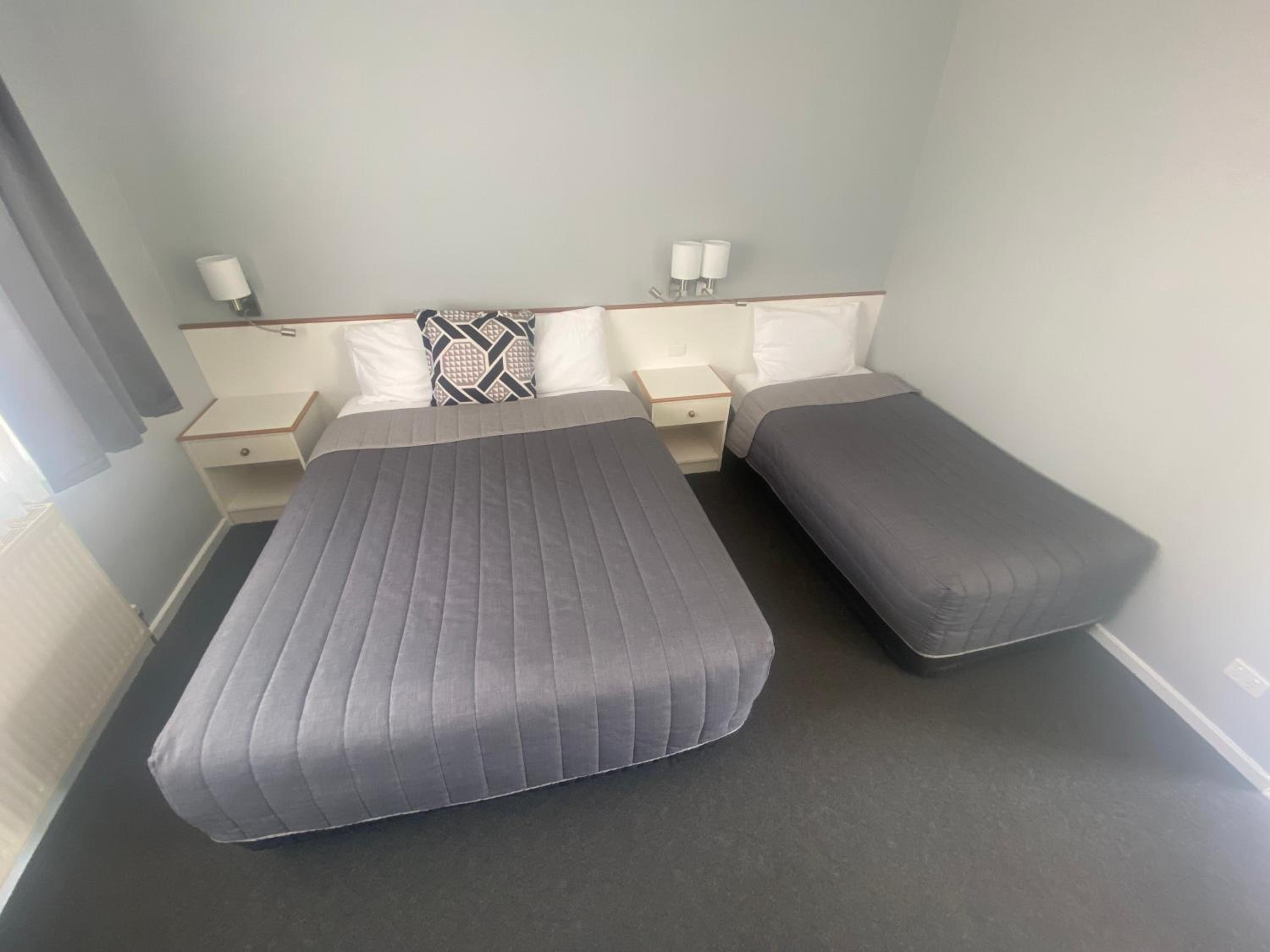 Standard Triple Room - Photo 3