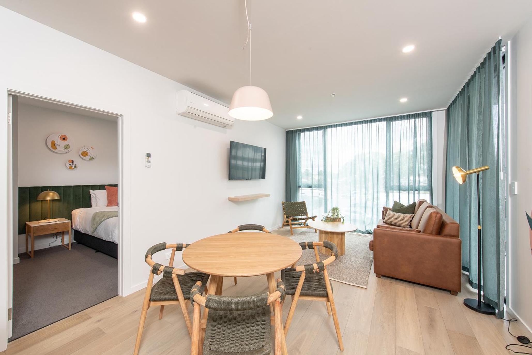 Deluxe 2 Bedroom Apartment thumbnail 6