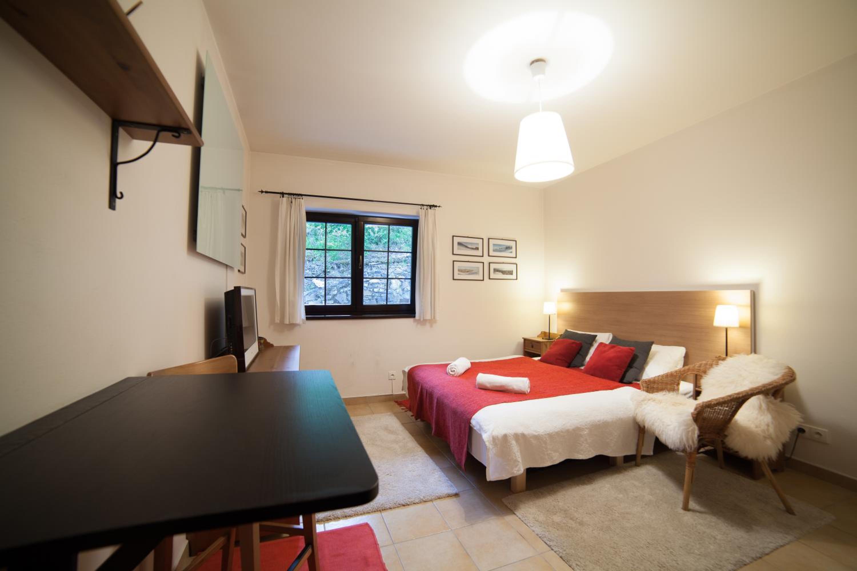 Studio Apartment - Photo 8
