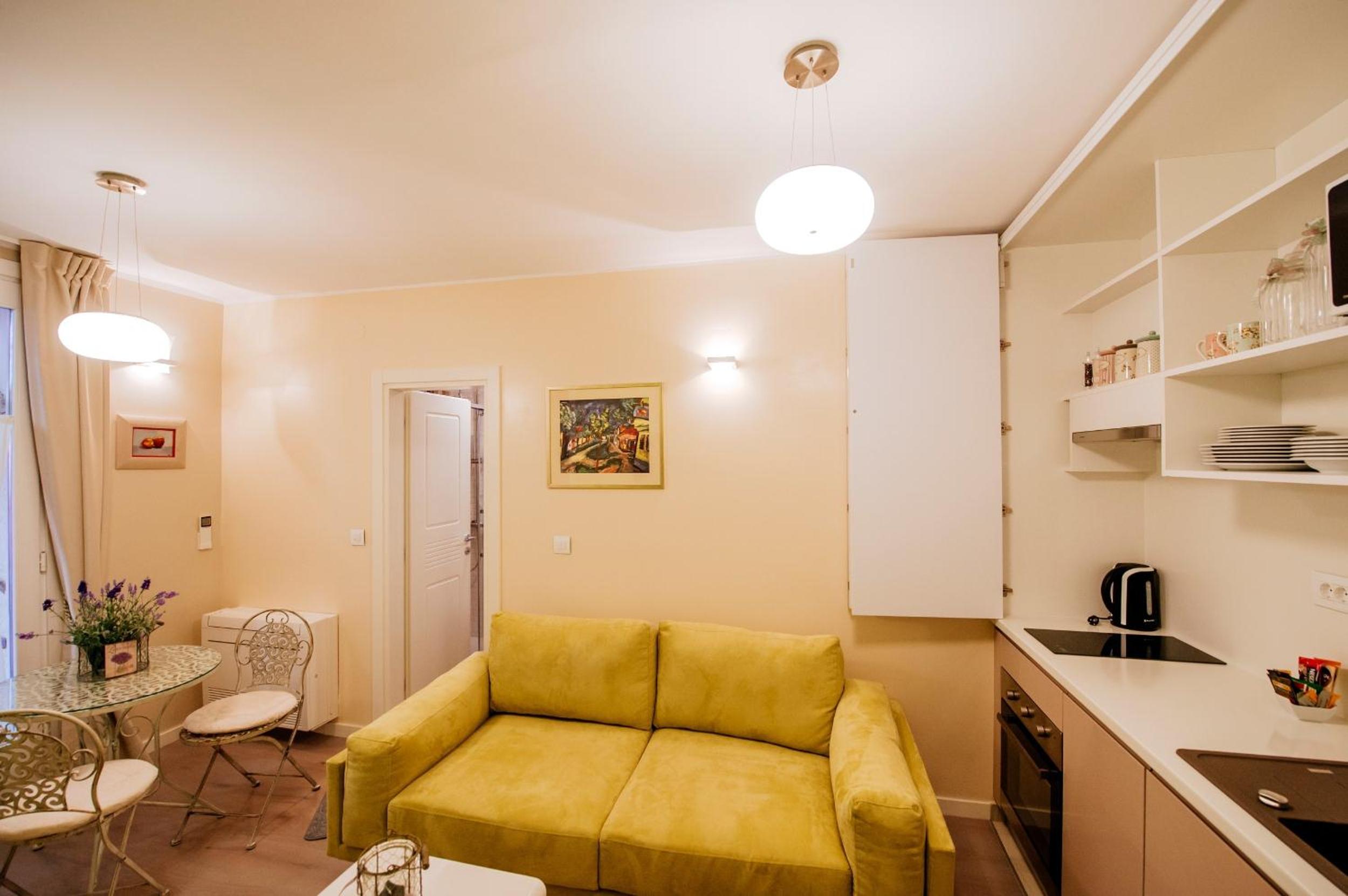 Studio Apartment - Photo 16
