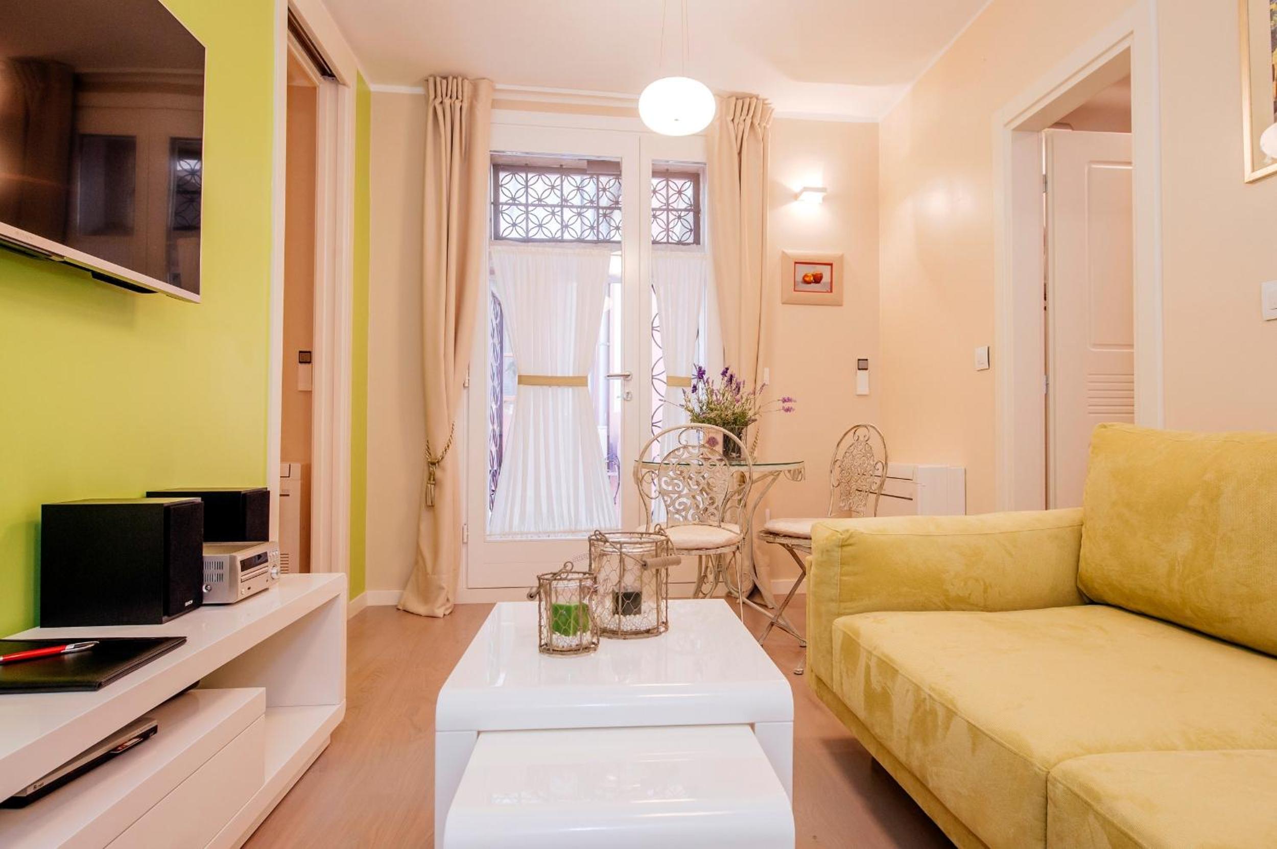 Studio Apartment - Photo 7