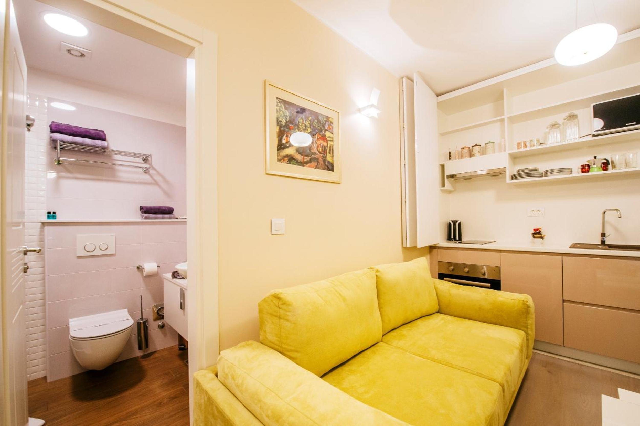 Studio Apartment - Photo 12