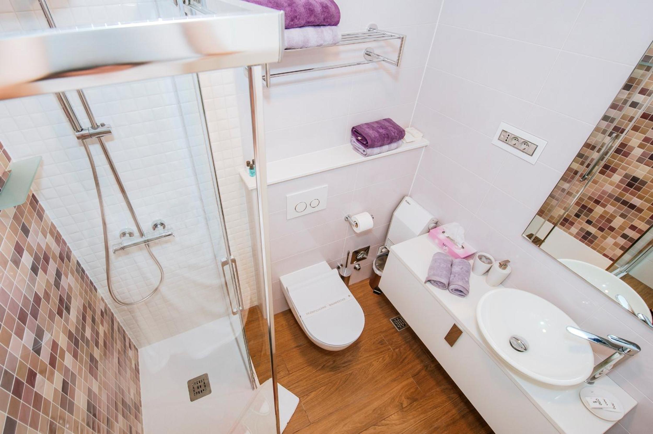 Studio Apartment - Photo 8
