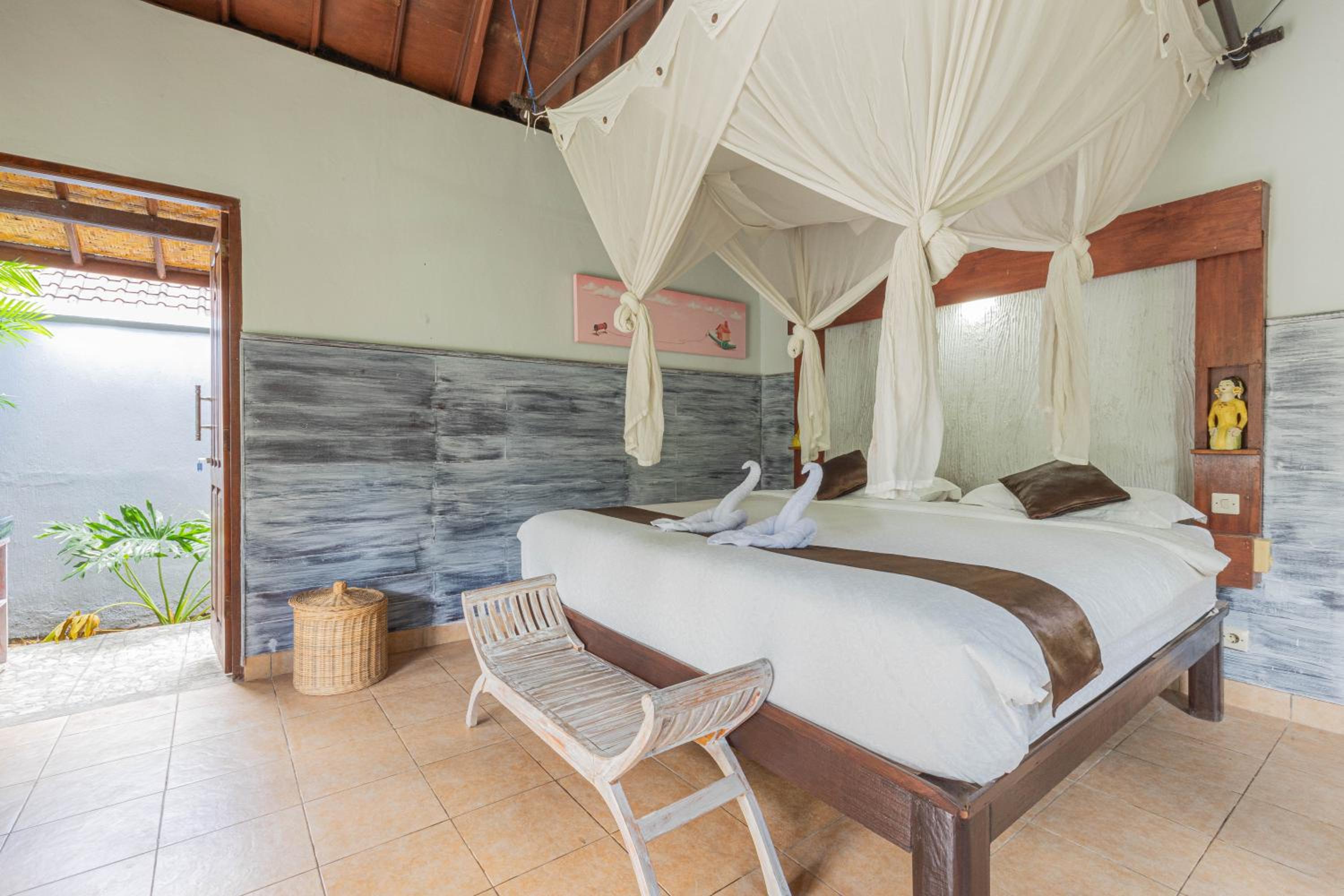One Bungalow King Bed With Garden View - Photo 1