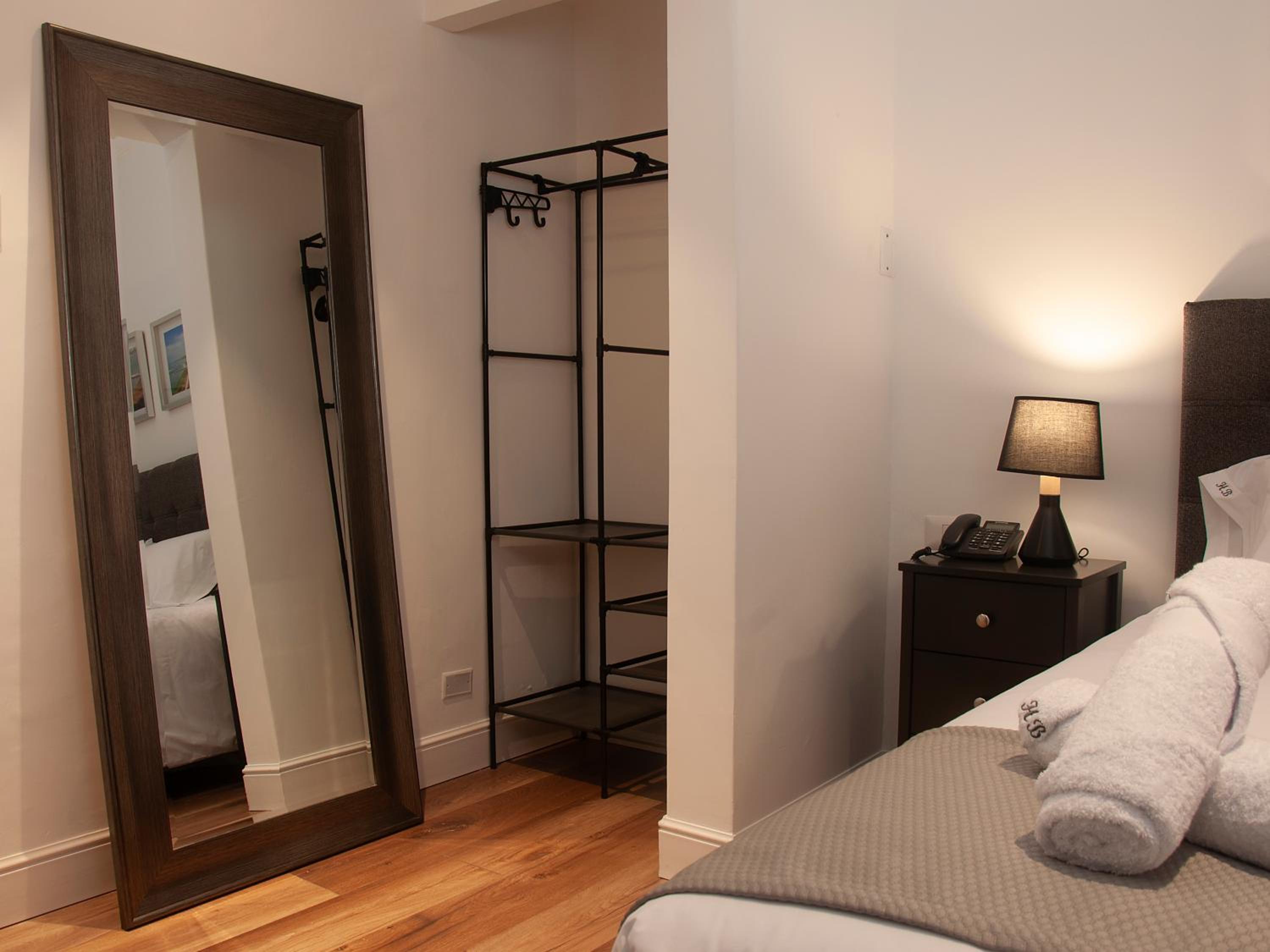 Queen Room - Photo 5