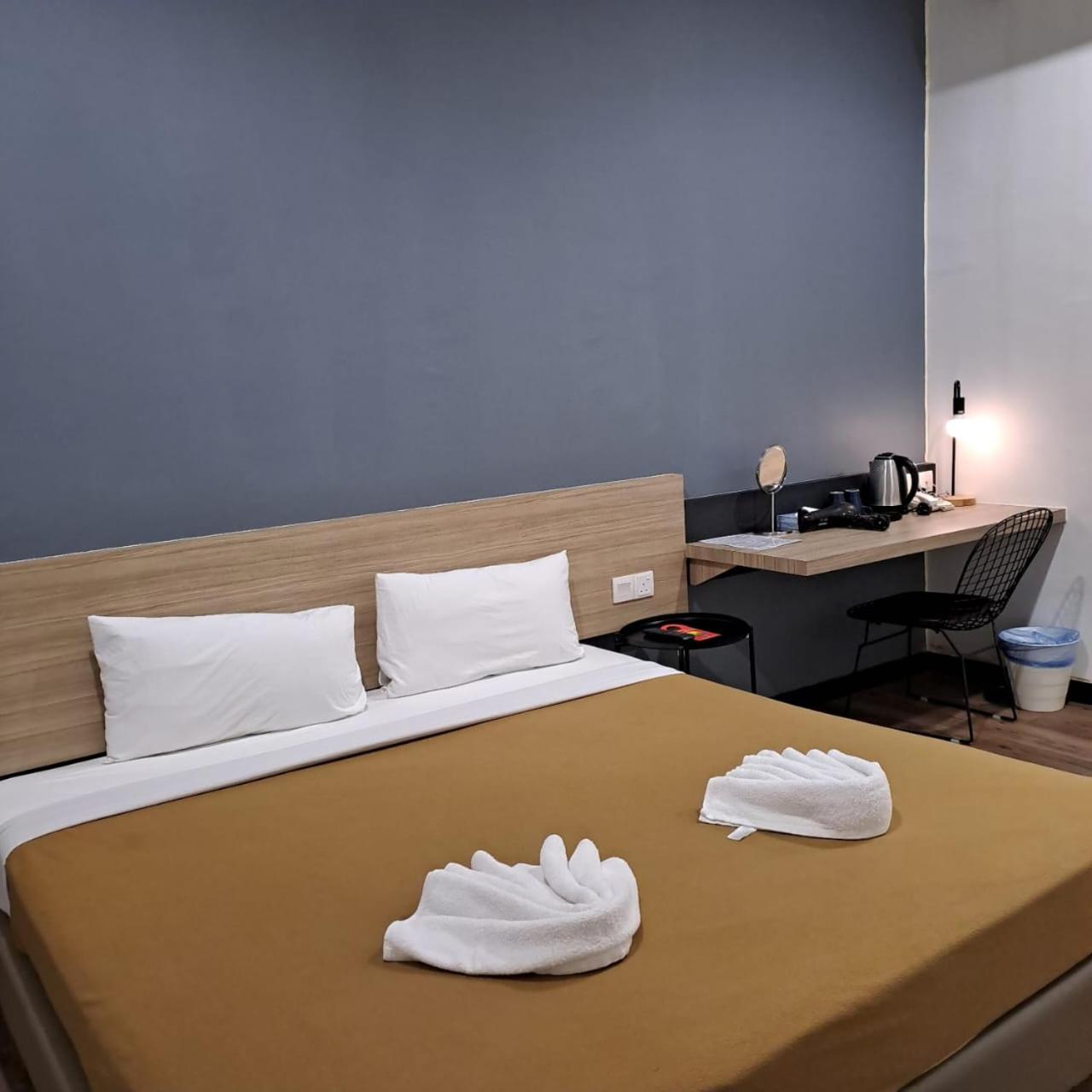 Standard King Room - Photo 1