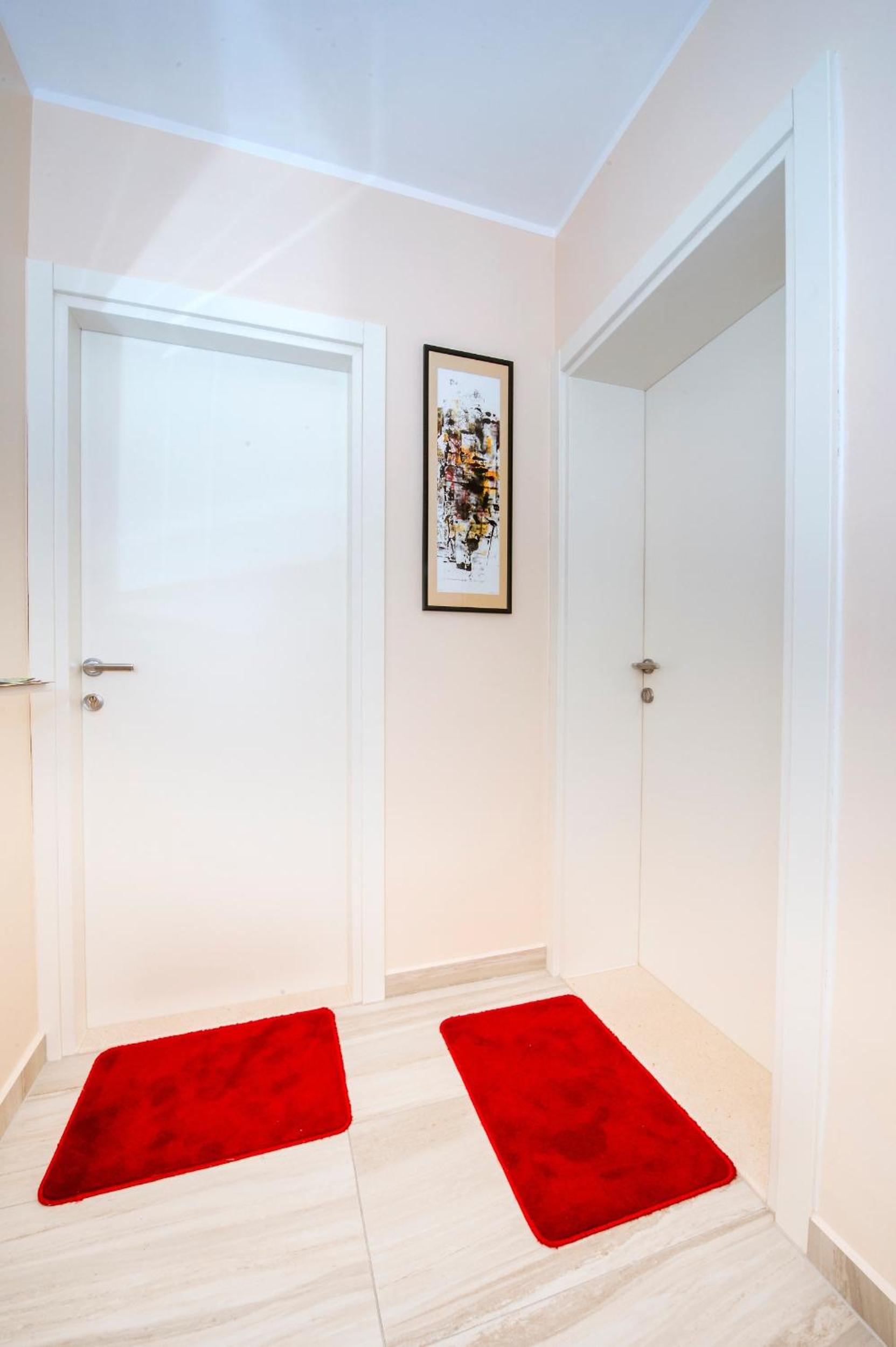 Studio Apartment - Photo 9