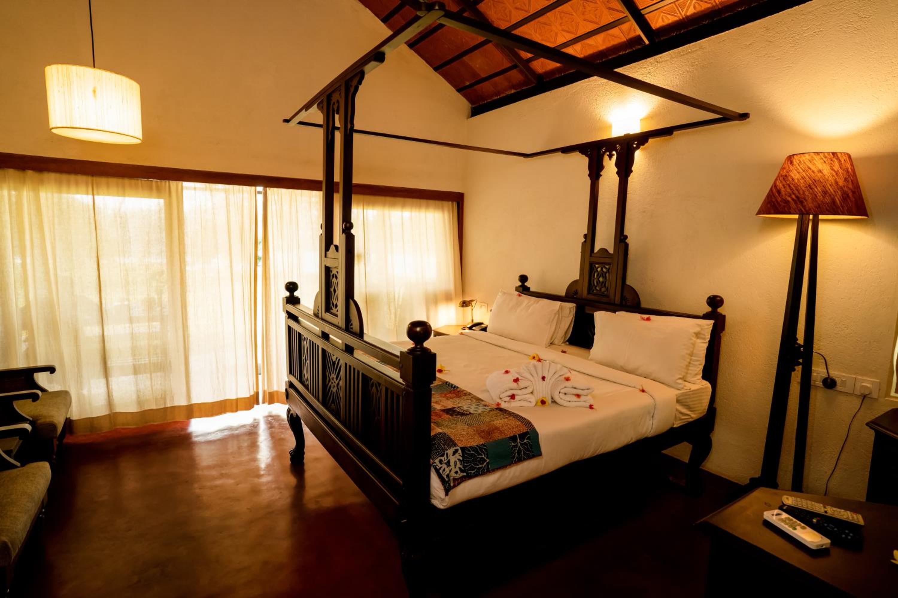 Deluxe Double or Twin Room with River View - Photo 15
