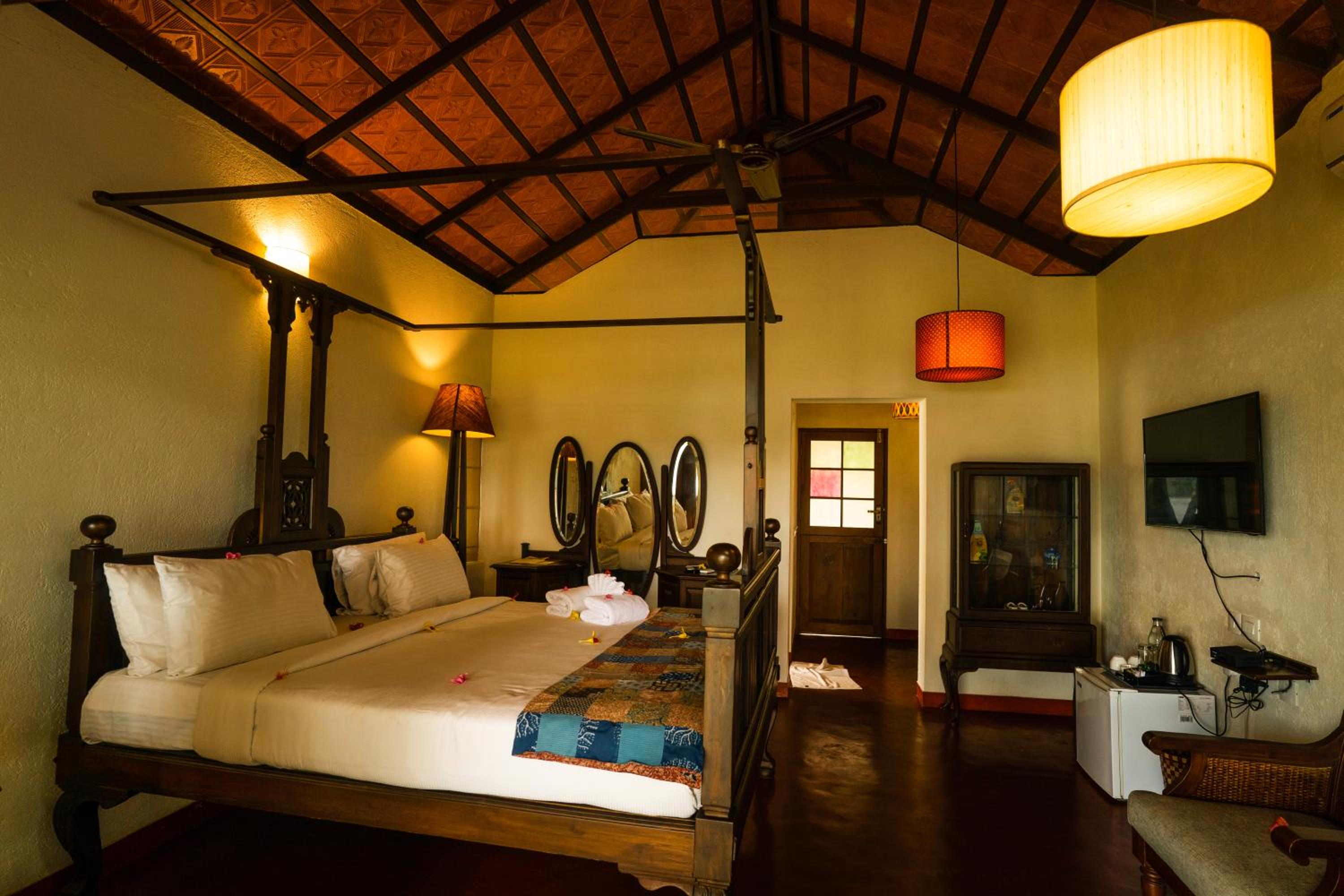 Deluxe Double or Twin Room with River View - Photo 13