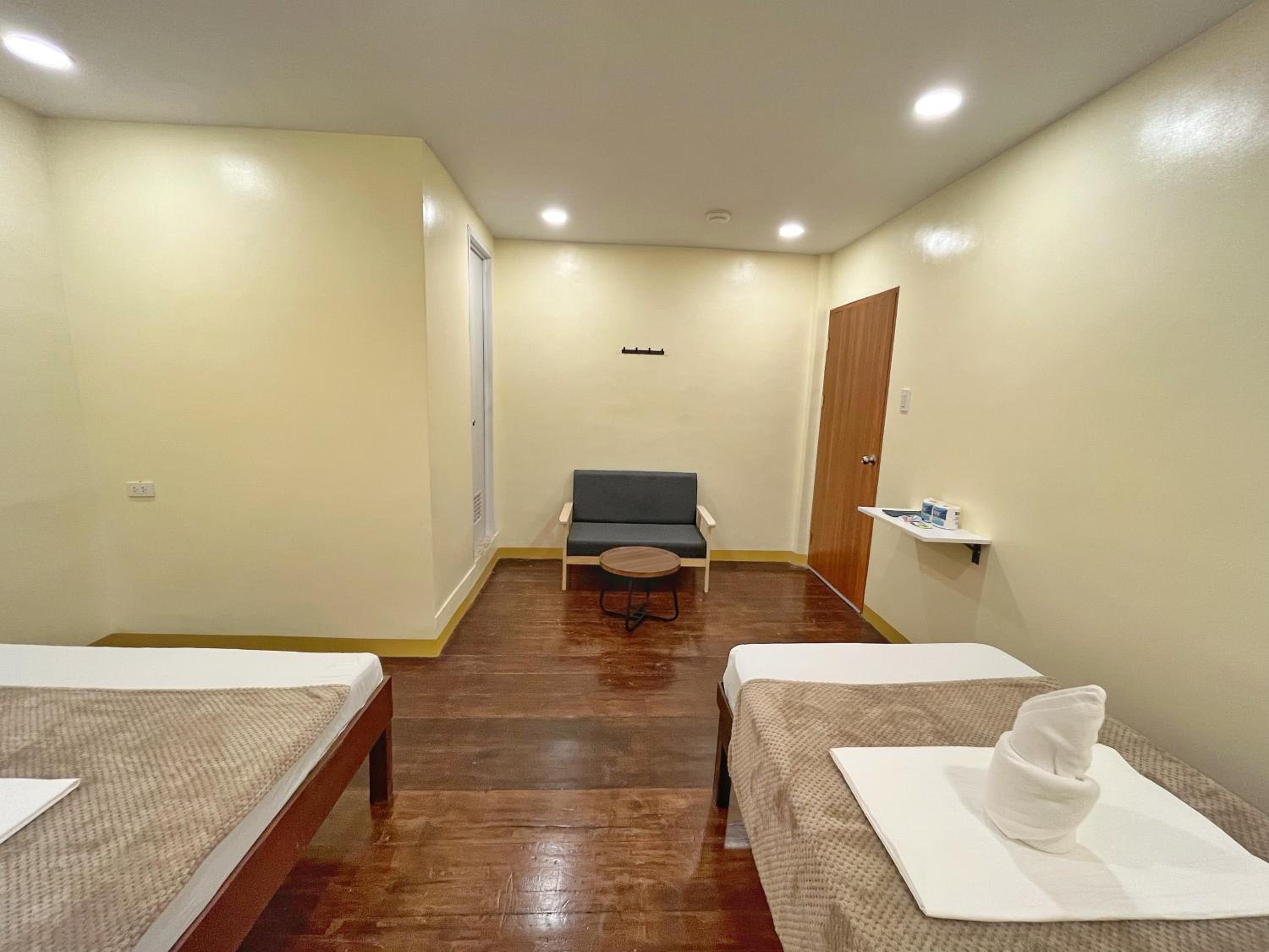 Deluxe Family Room - Photo 4