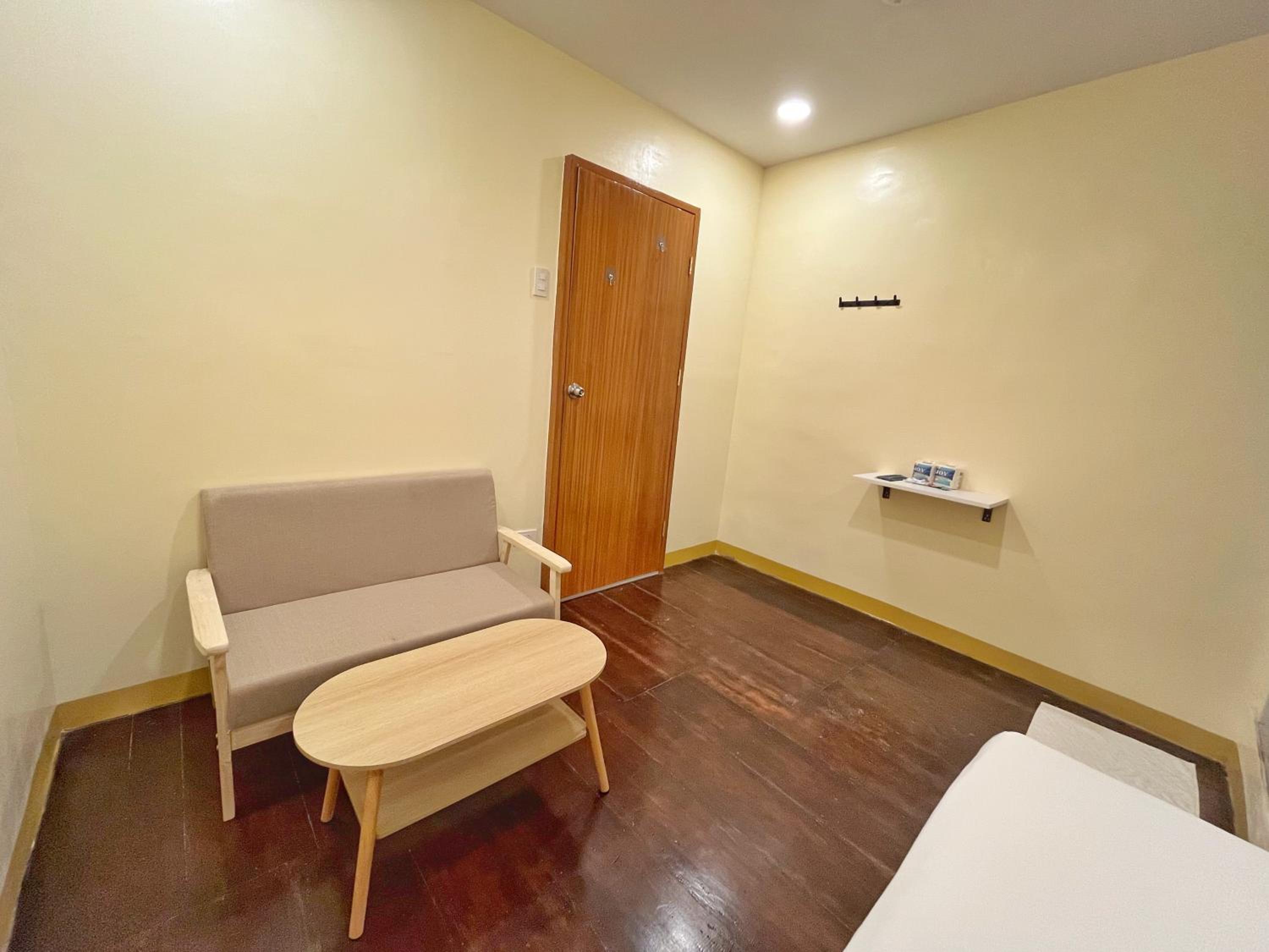 Deluxe Family Room - Photo 3