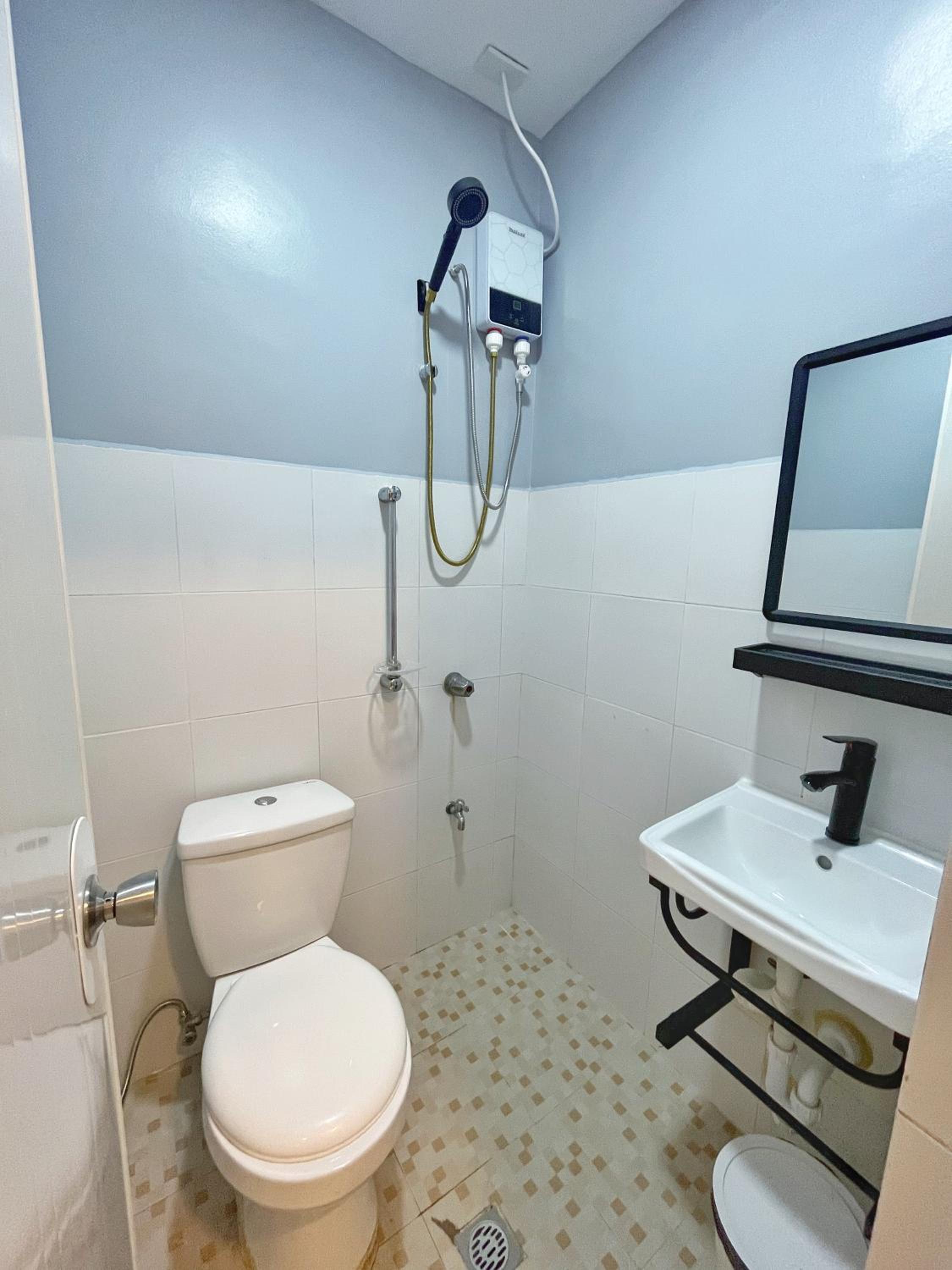 Standard Double Room with Fan - Photo 4