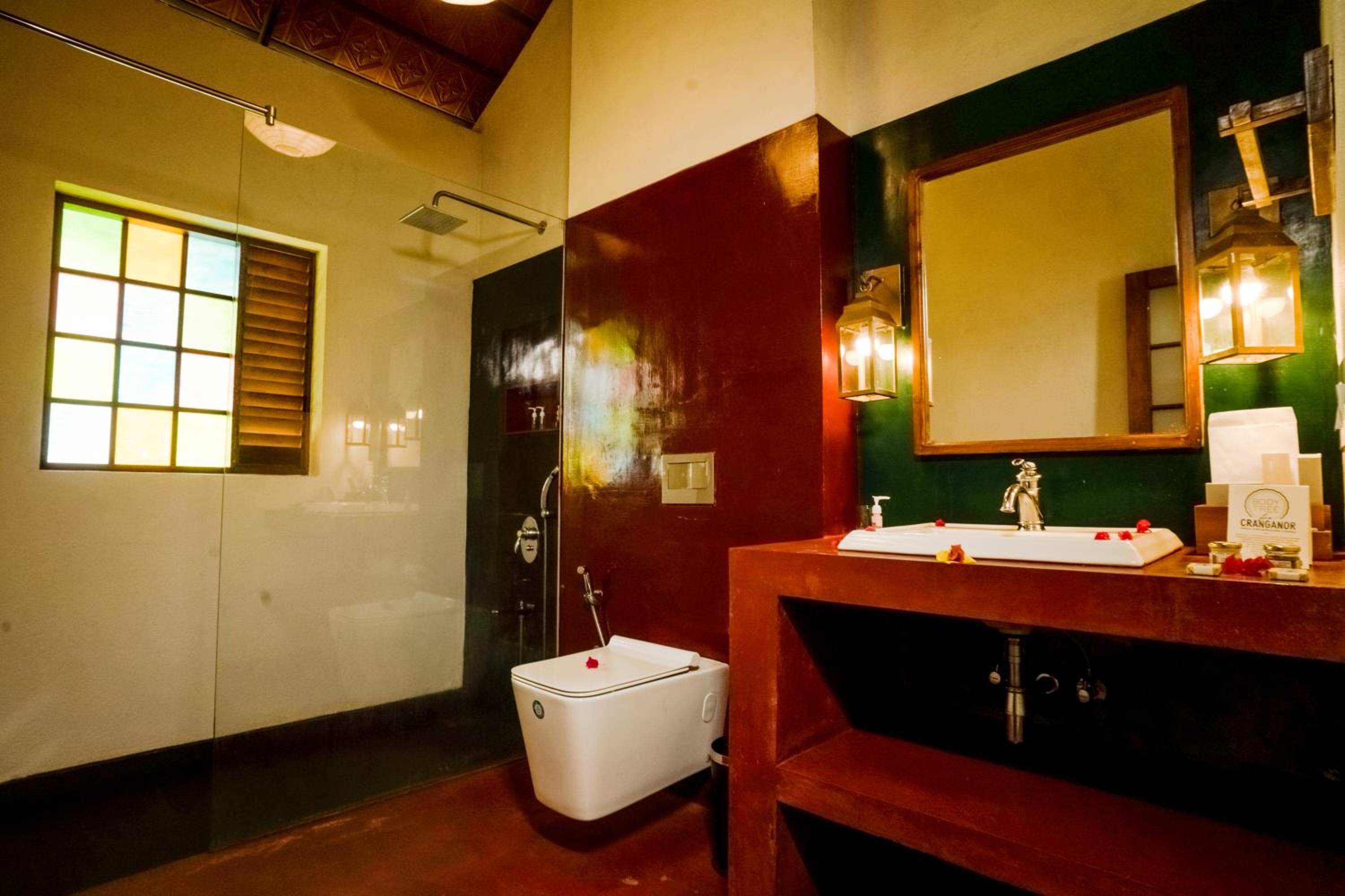 Deluxe Double or Twin Room with Pool View - Photo 4