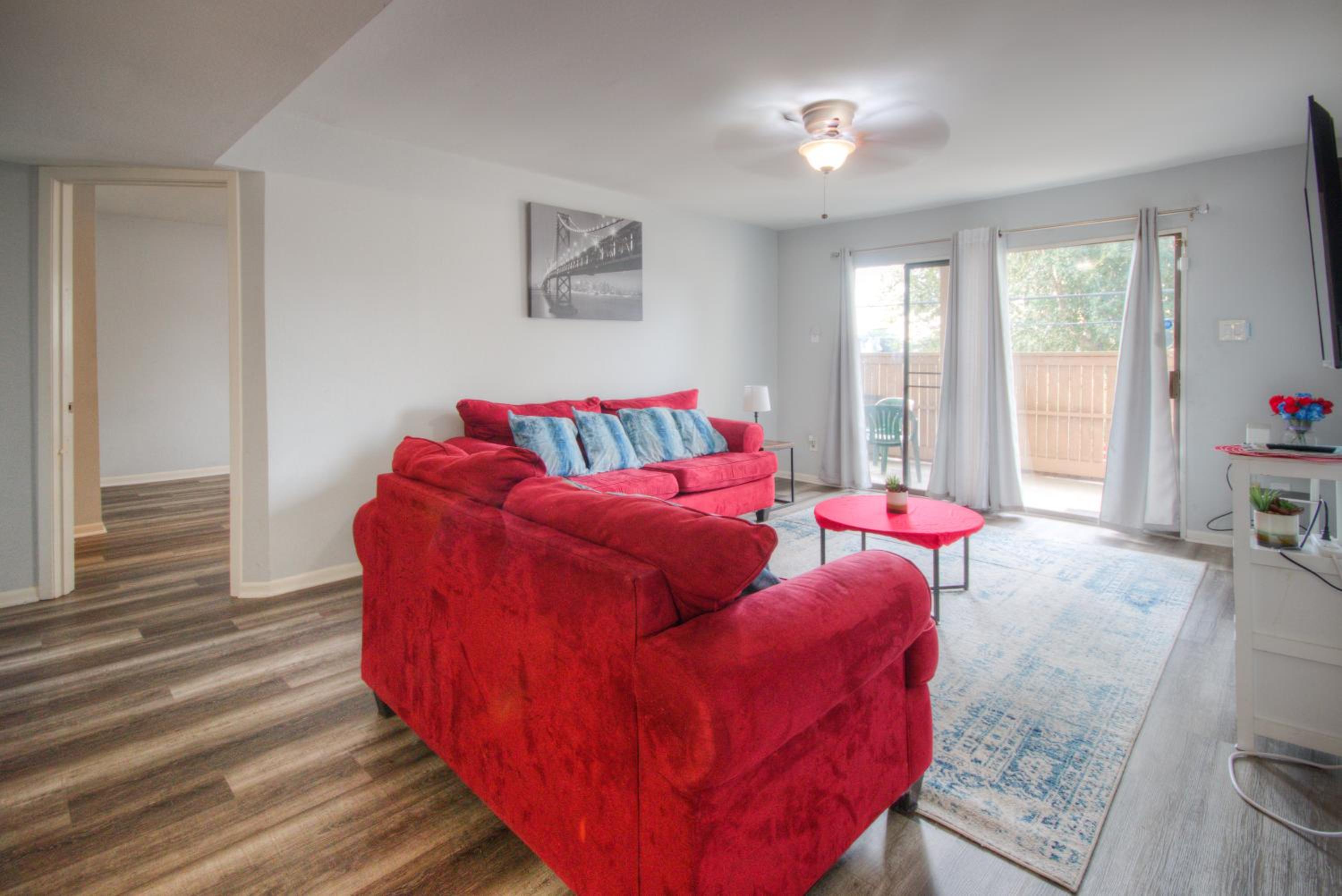 Three-Bedroom Apartment - Photo 15