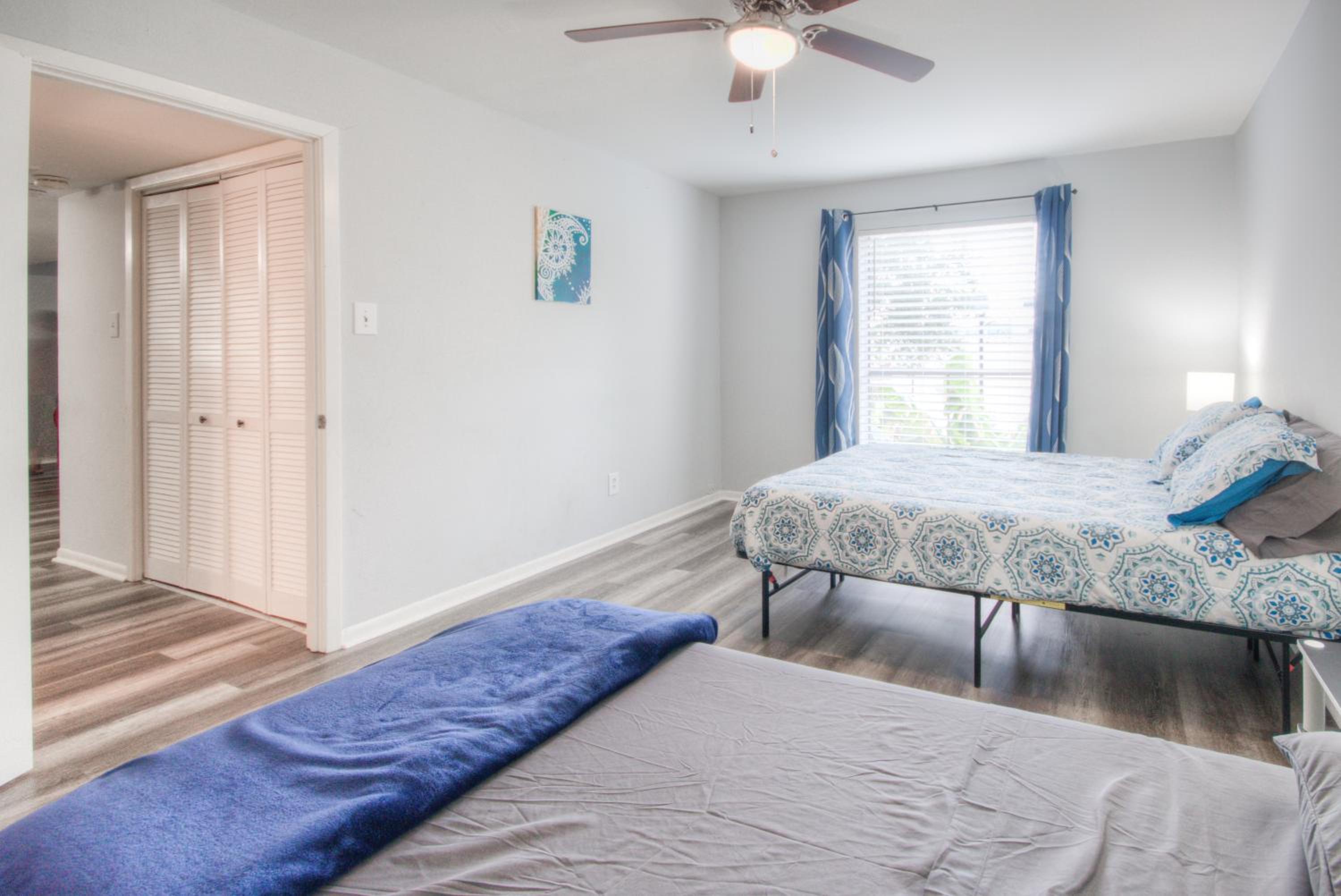 Three-Bedroom Apartment - Photo 18