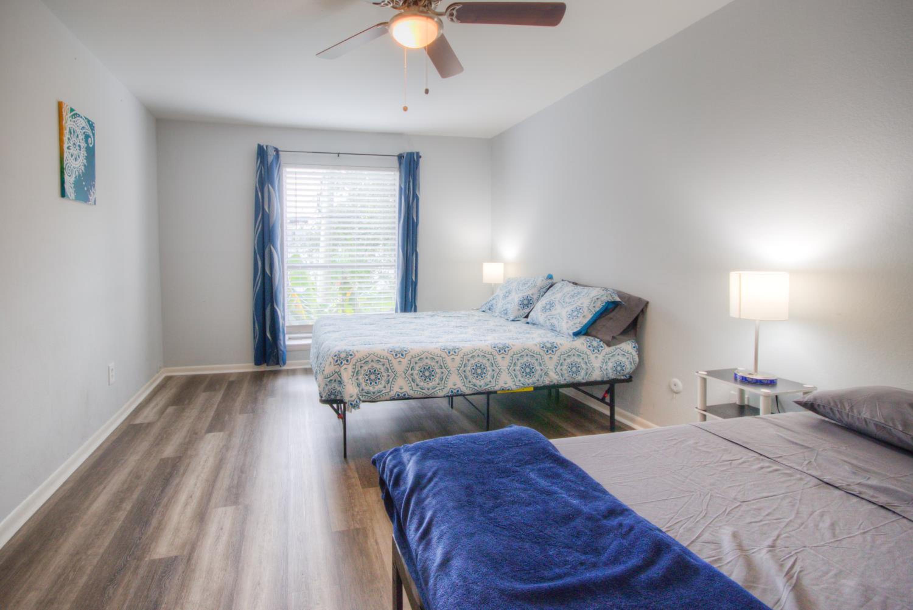 Three-Bedroom Apartment - Photo 23