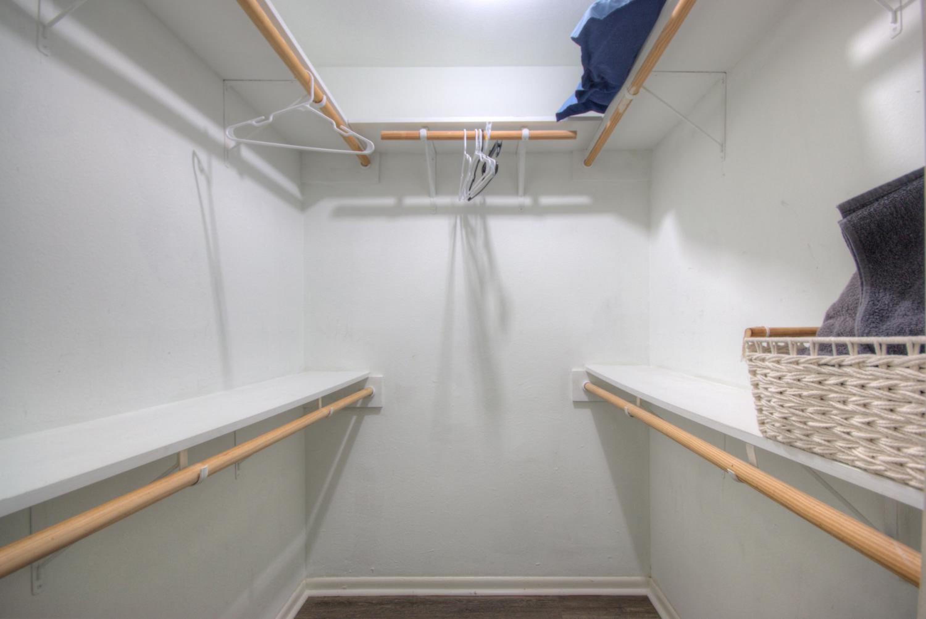 Three-Bedroom Apartment - Photo 31