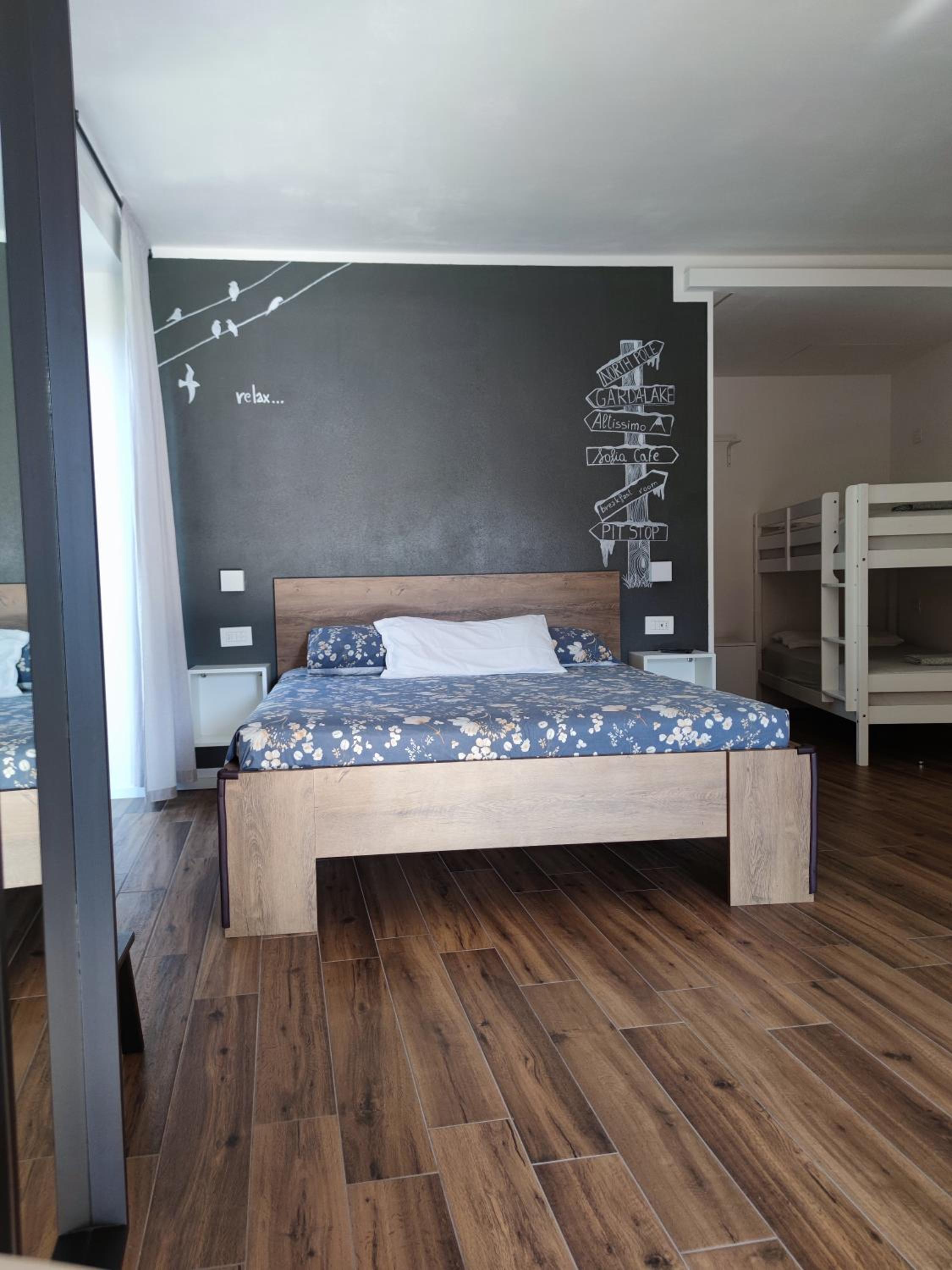 Quadruple Room - Photo 5