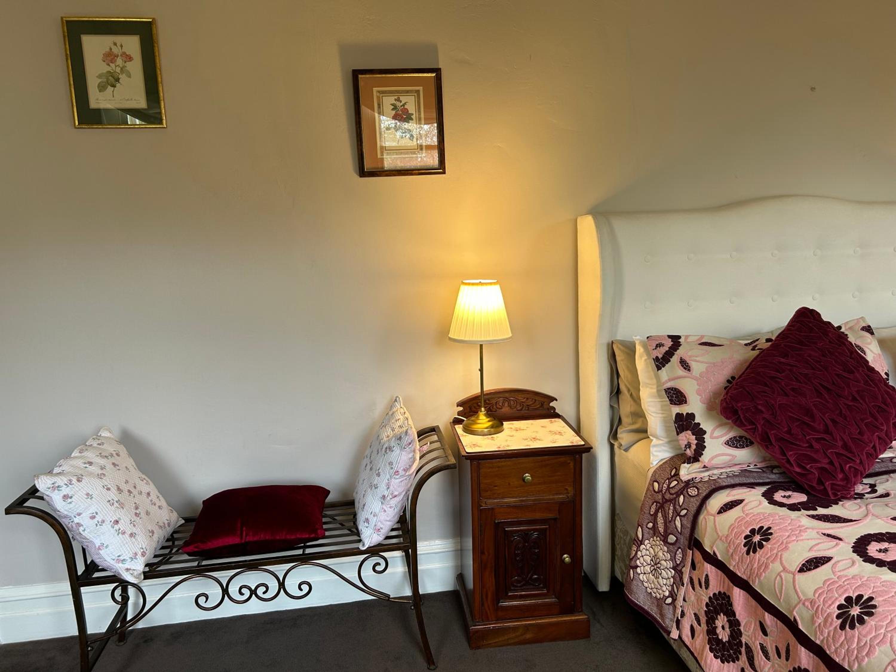 Queen Room photo 3
