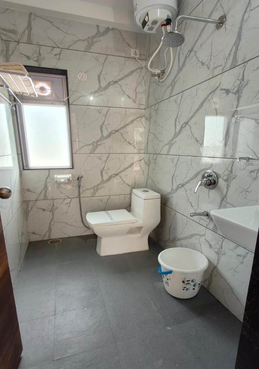 Deluxe King Room - Photo 24