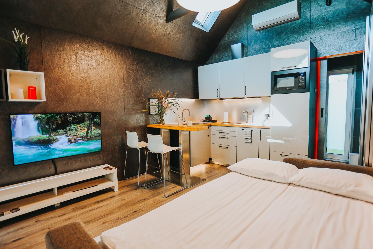 One-Bedroom House - Photo 14