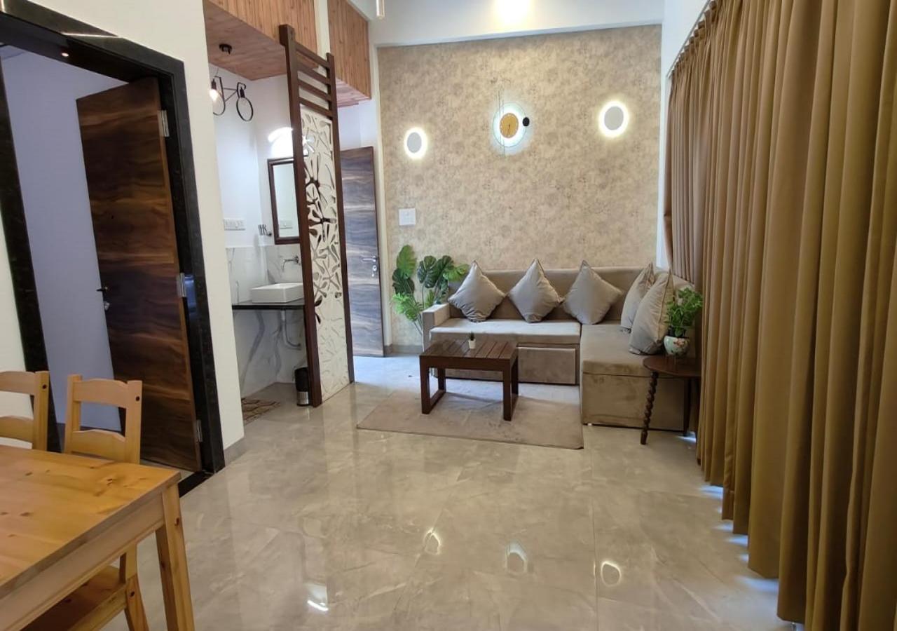 Deluxe King Room - Photo 28