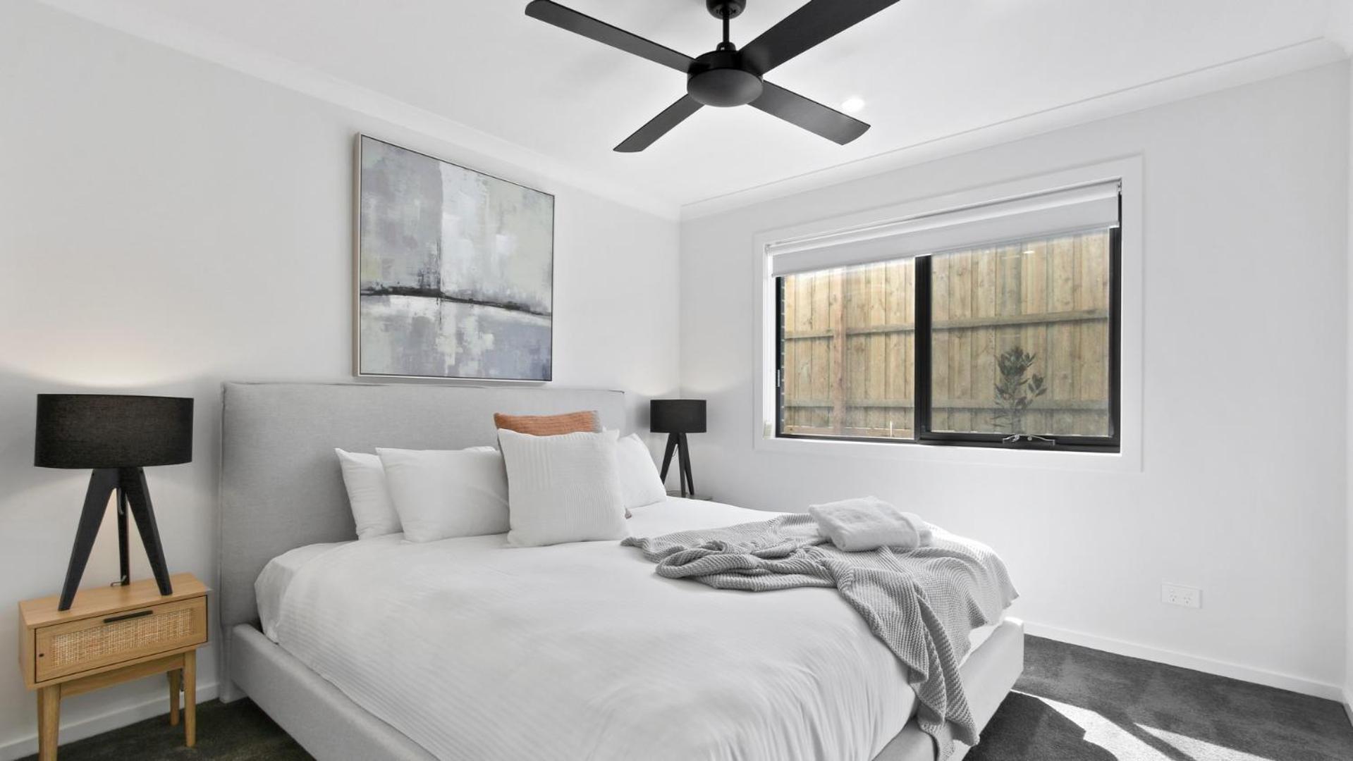 Five-Bedroom House photo 1