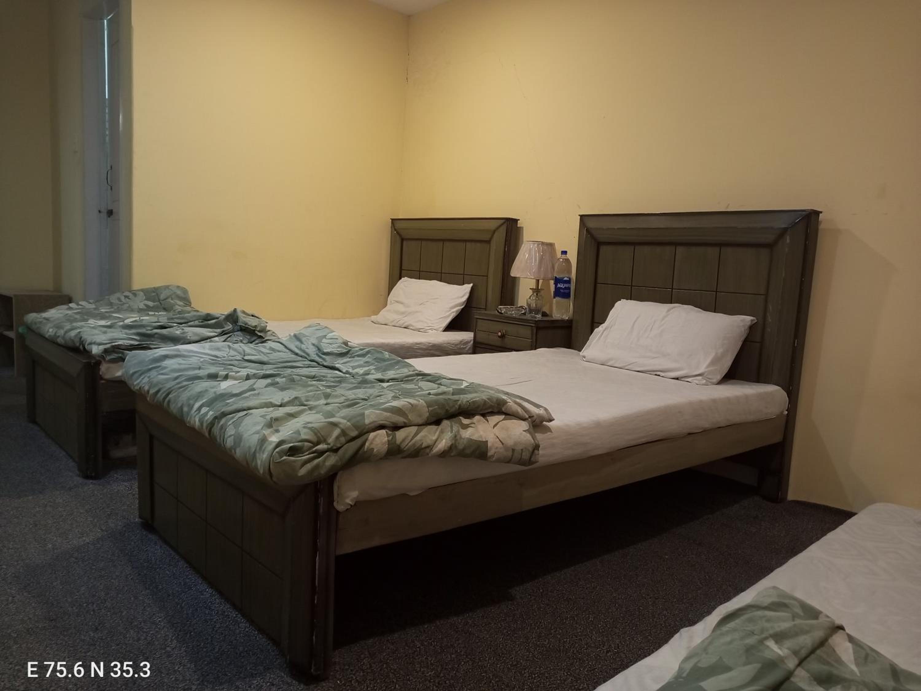 Standard Twin Room with Mountain View photo 2