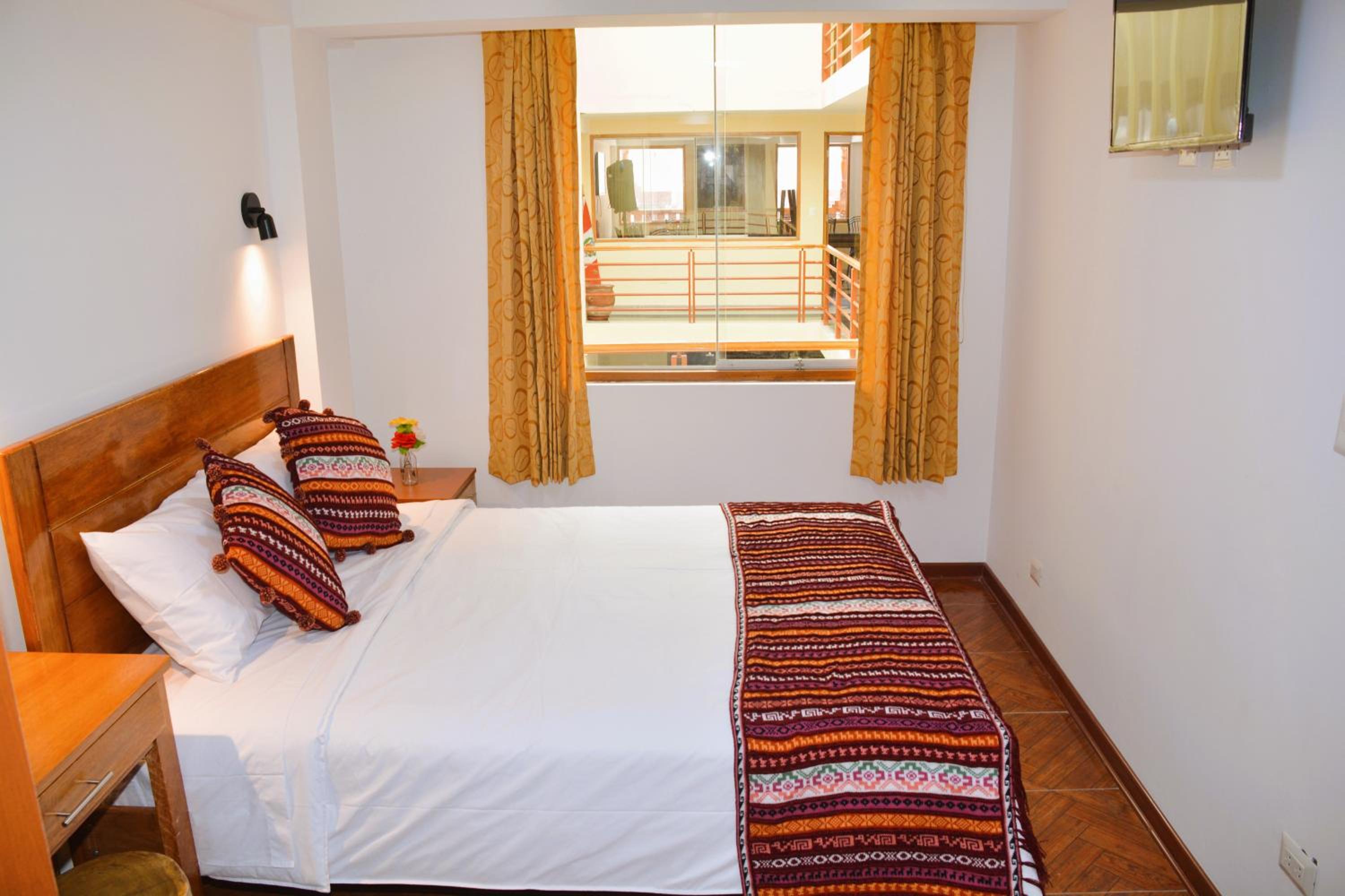 Deluxe Queen Room