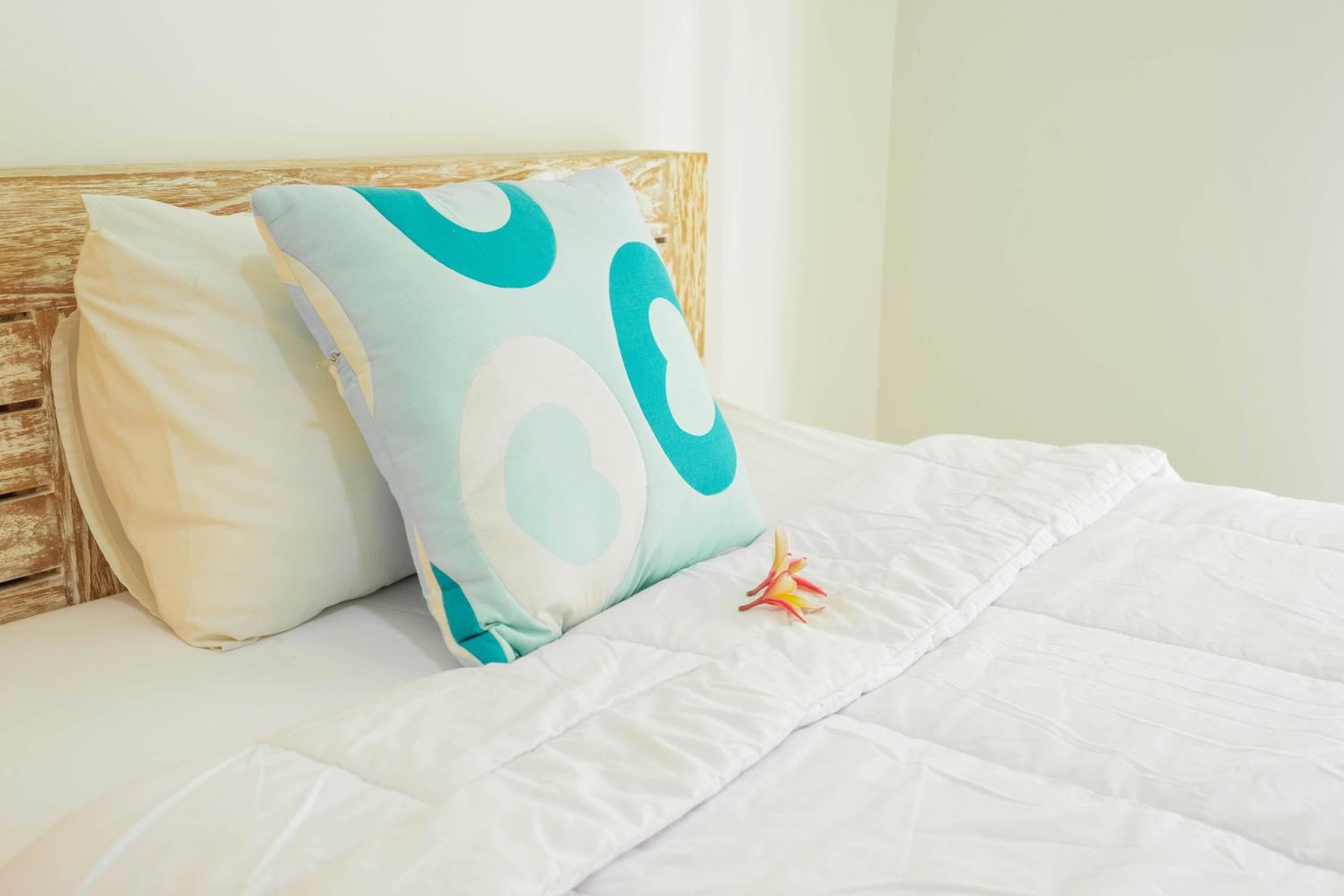 Standard Queen Room - Photo 13