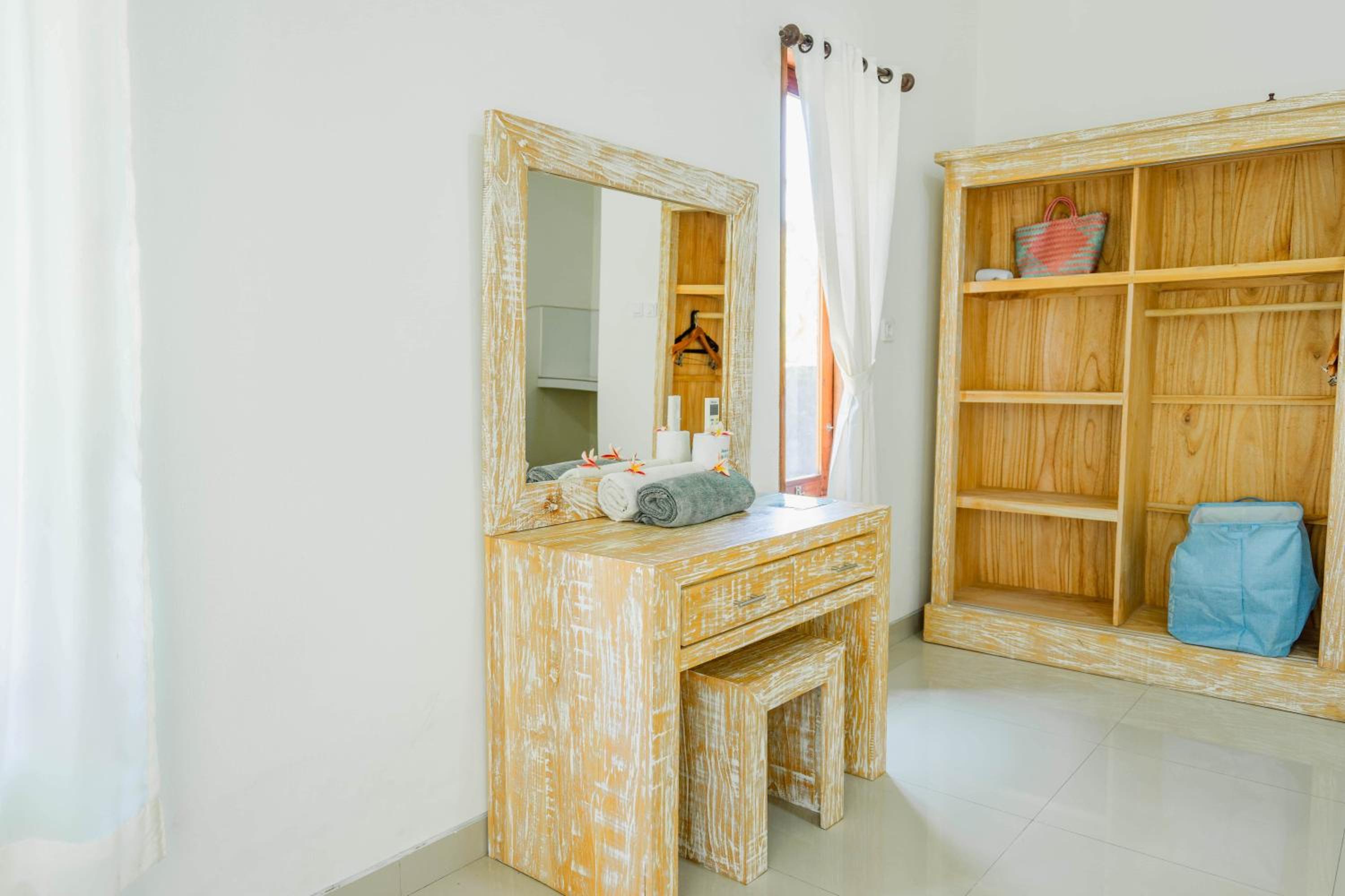 Standard Queen Room - Photo 6