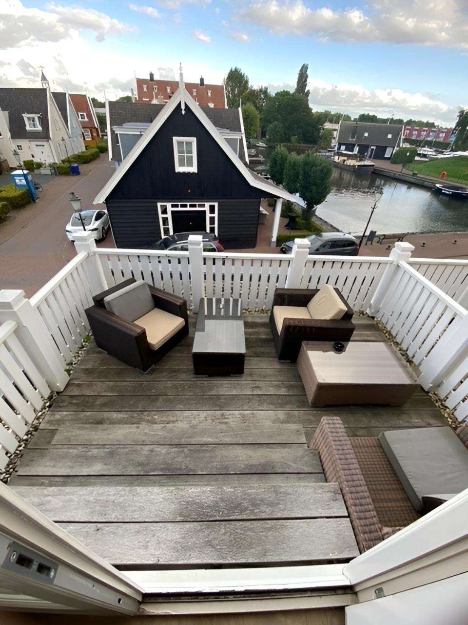 Junior Suite with Balcony - Photo 7
