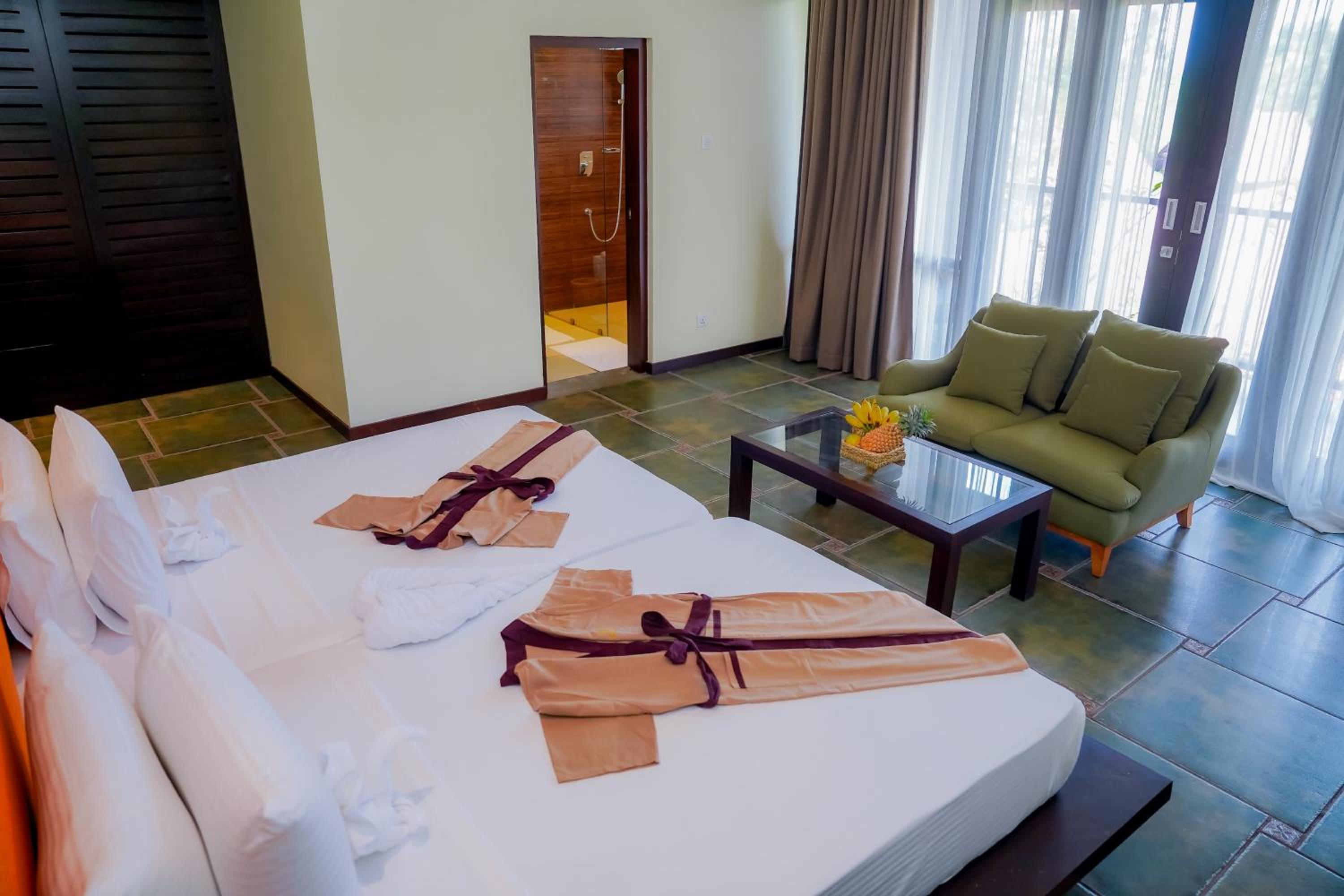Standard Double Room - Photo 12