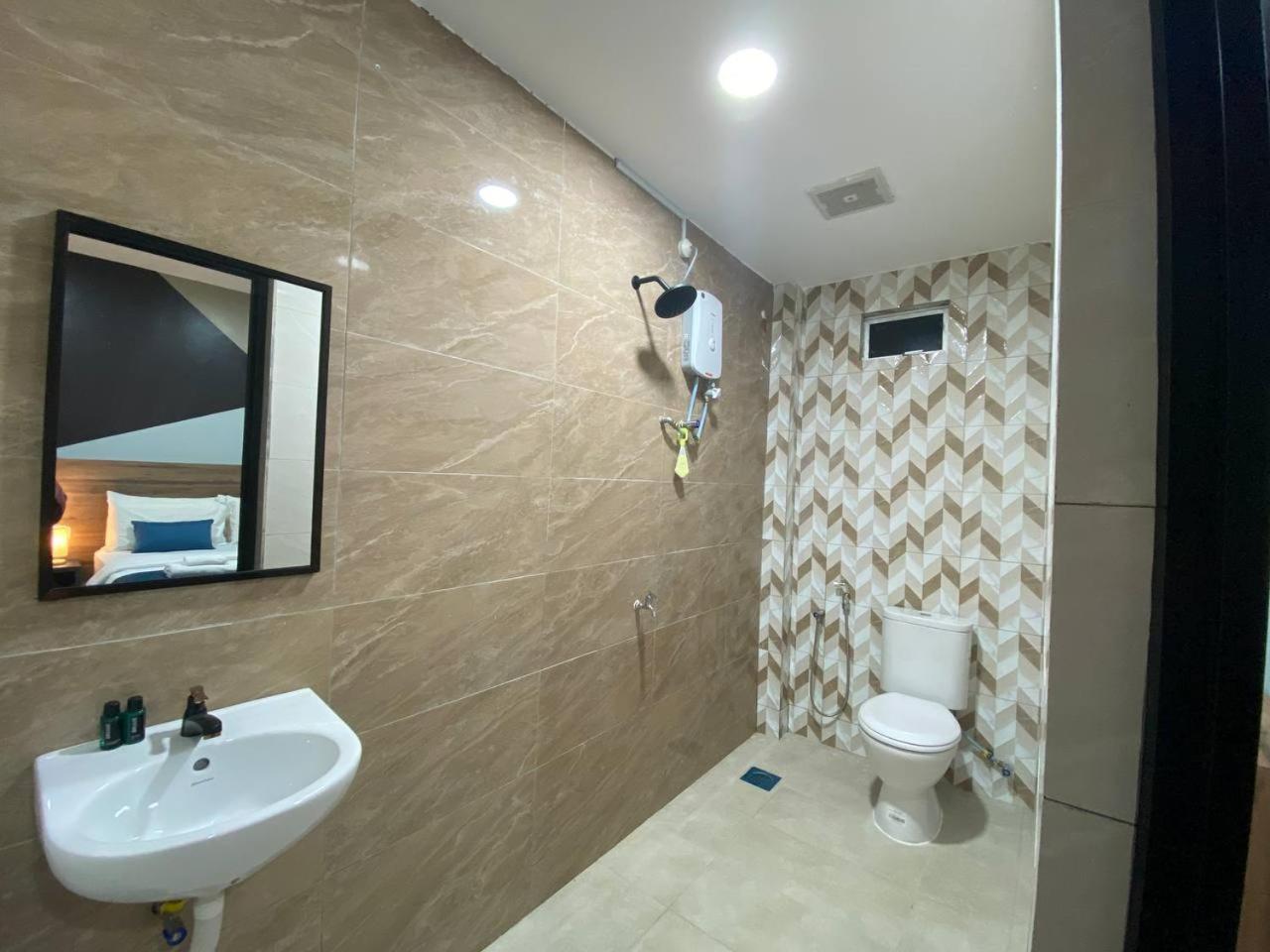 Double Room - Photo 8