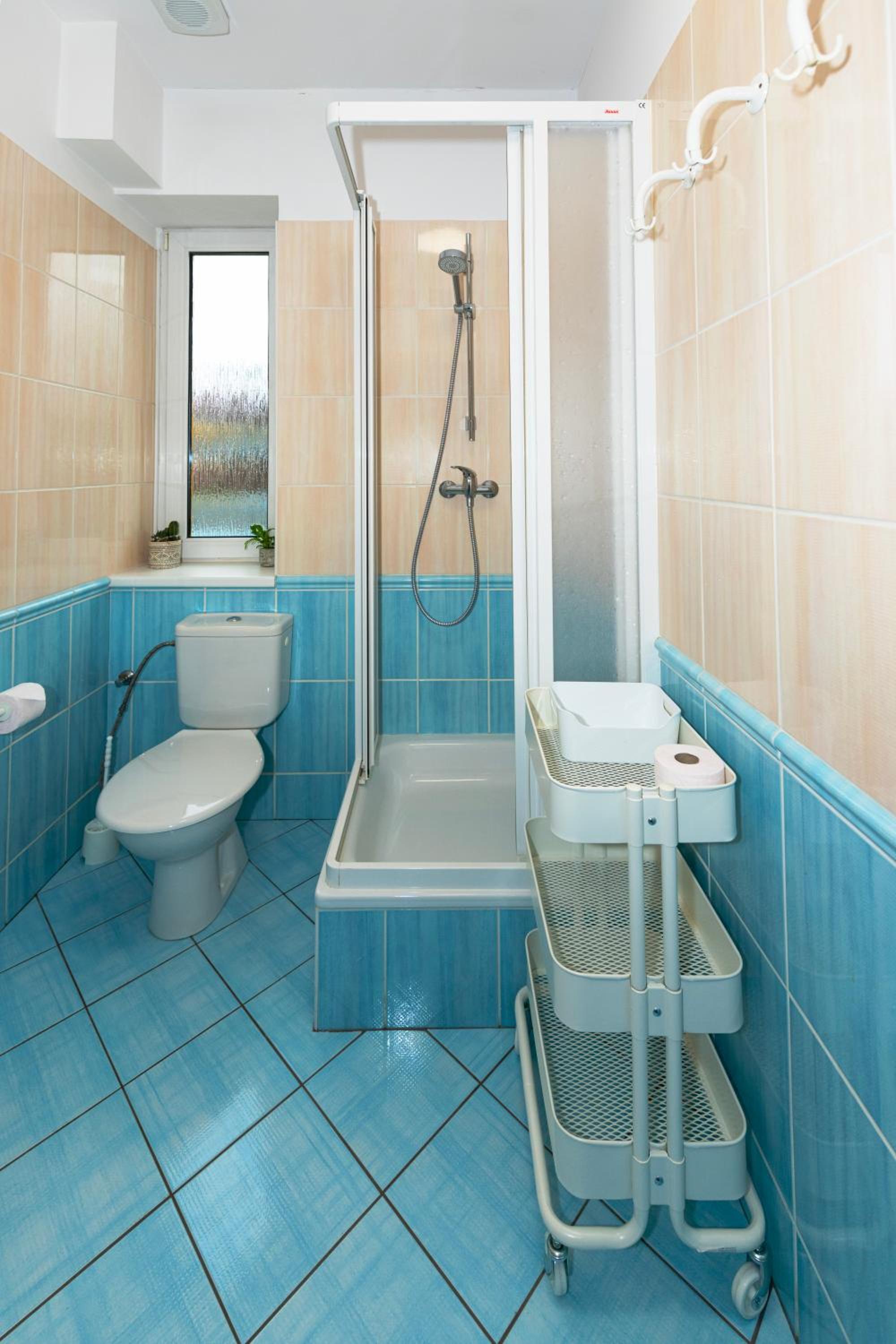 Quadruple Room With Private Bathroom - Photo 3