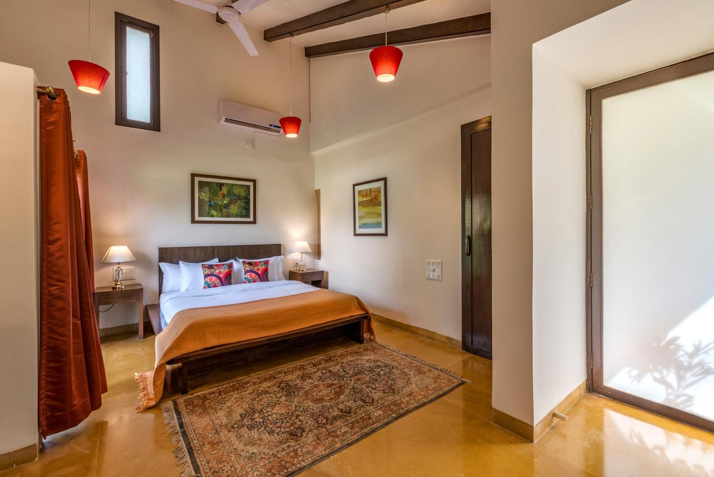 Villa photo 2