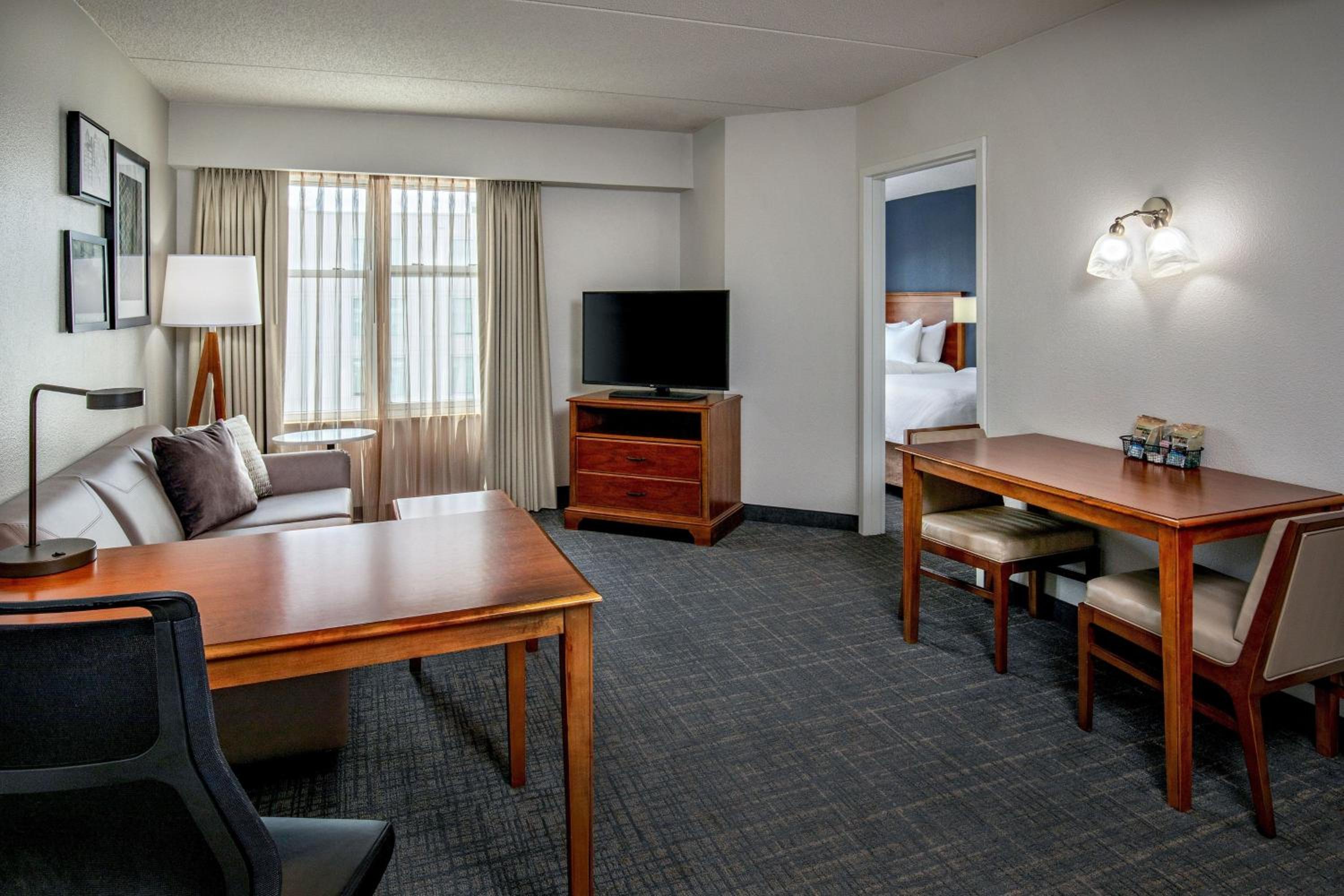  One-Bedroom Queen Suite with 2 Queen Beds, Sofa Bed, Full Kitchen, Living Space - Photo 9