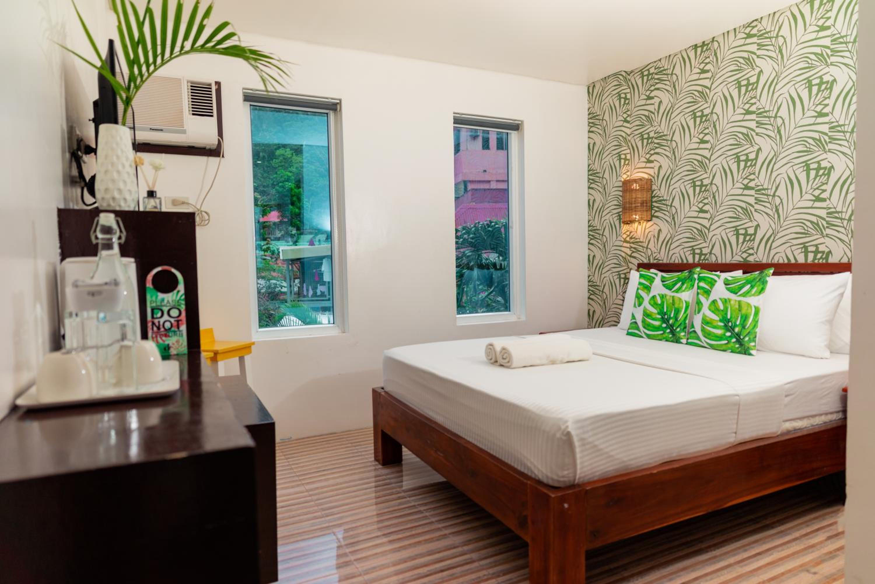 Standard Queen Room - Photo 1