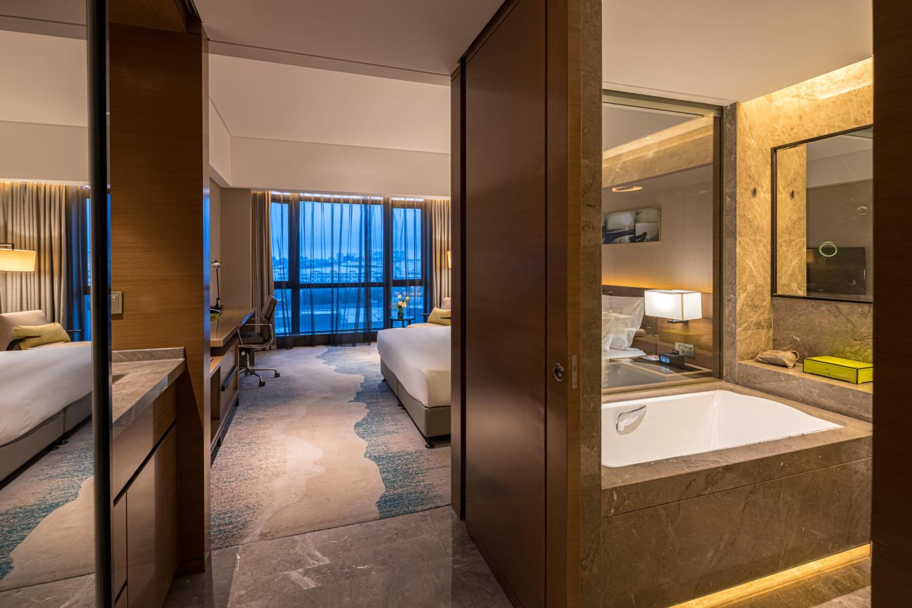 Deluxe King Room - Smoking
