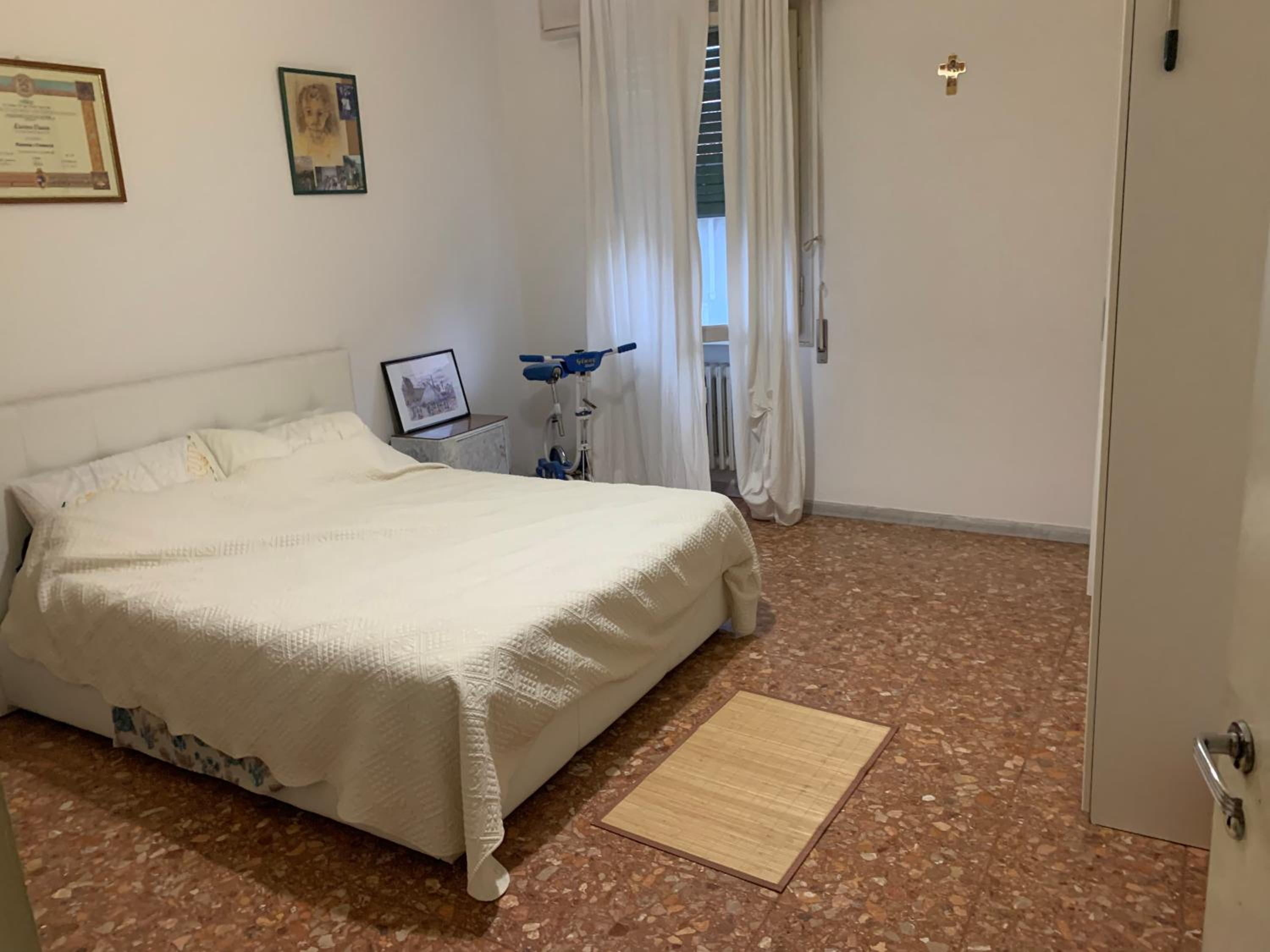 Double Room With Shared Bathroom
