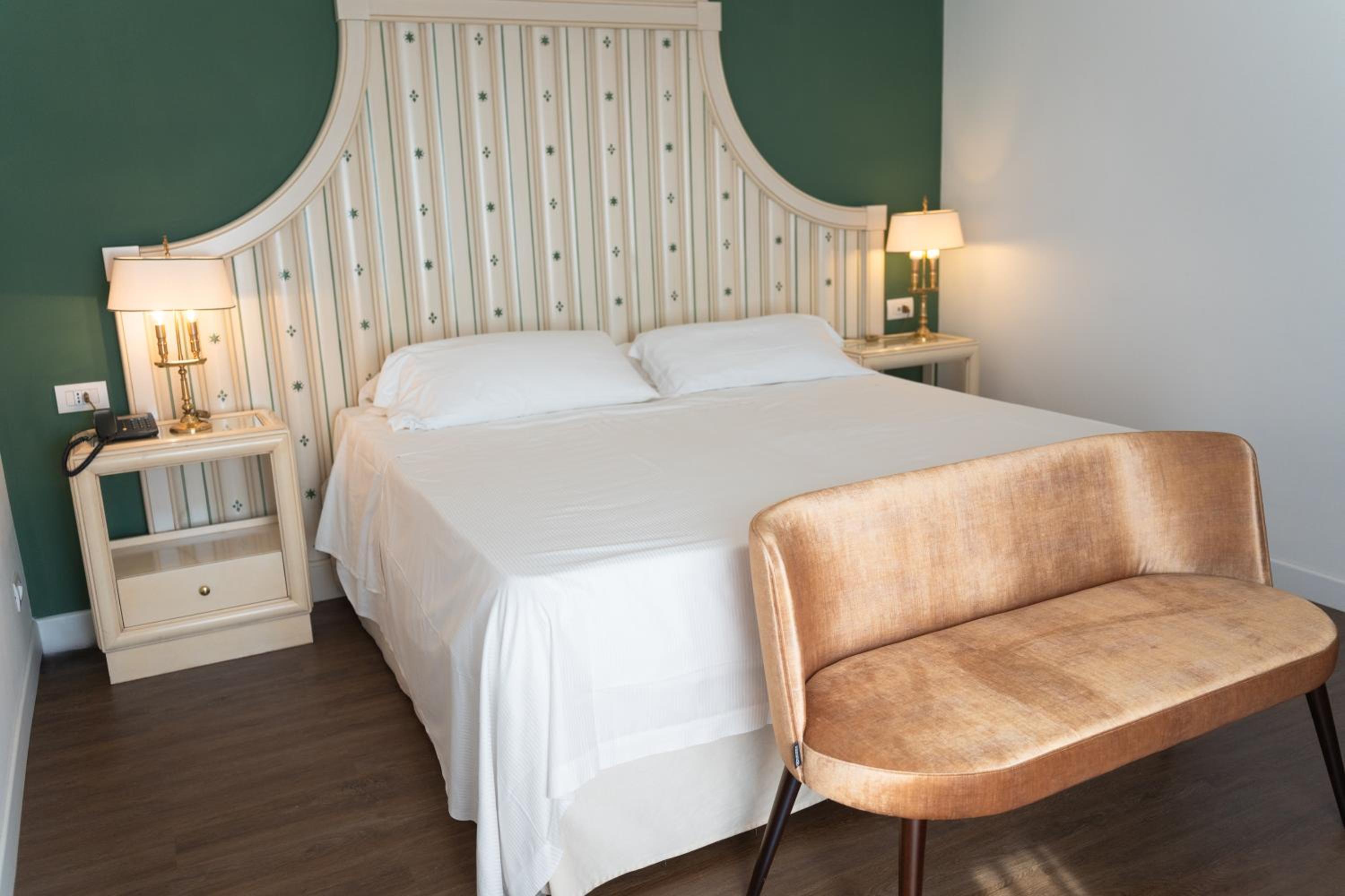 Classic Double or Twin Room photo 2