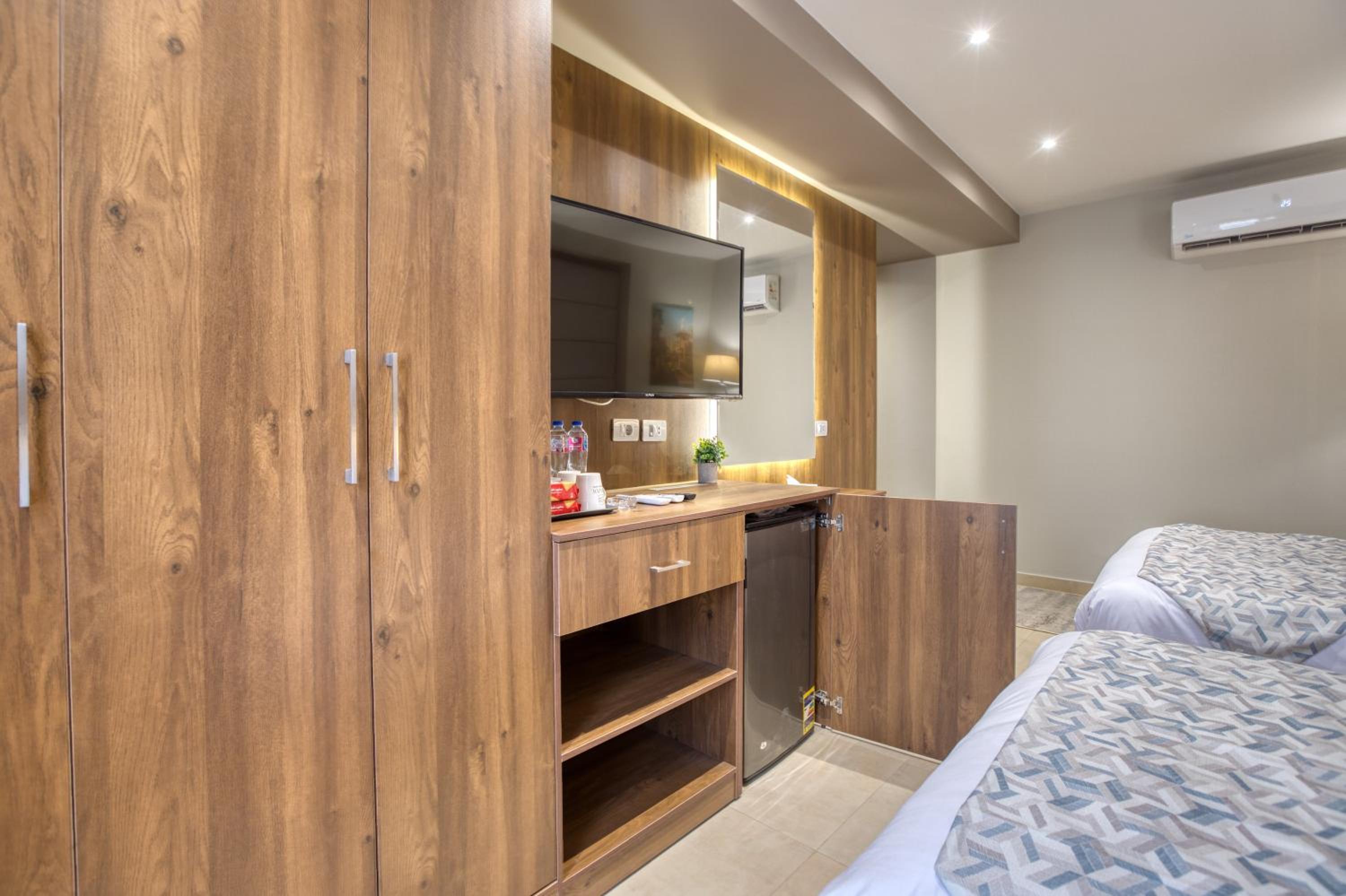 Zweibettzimmer mit Stadtblick