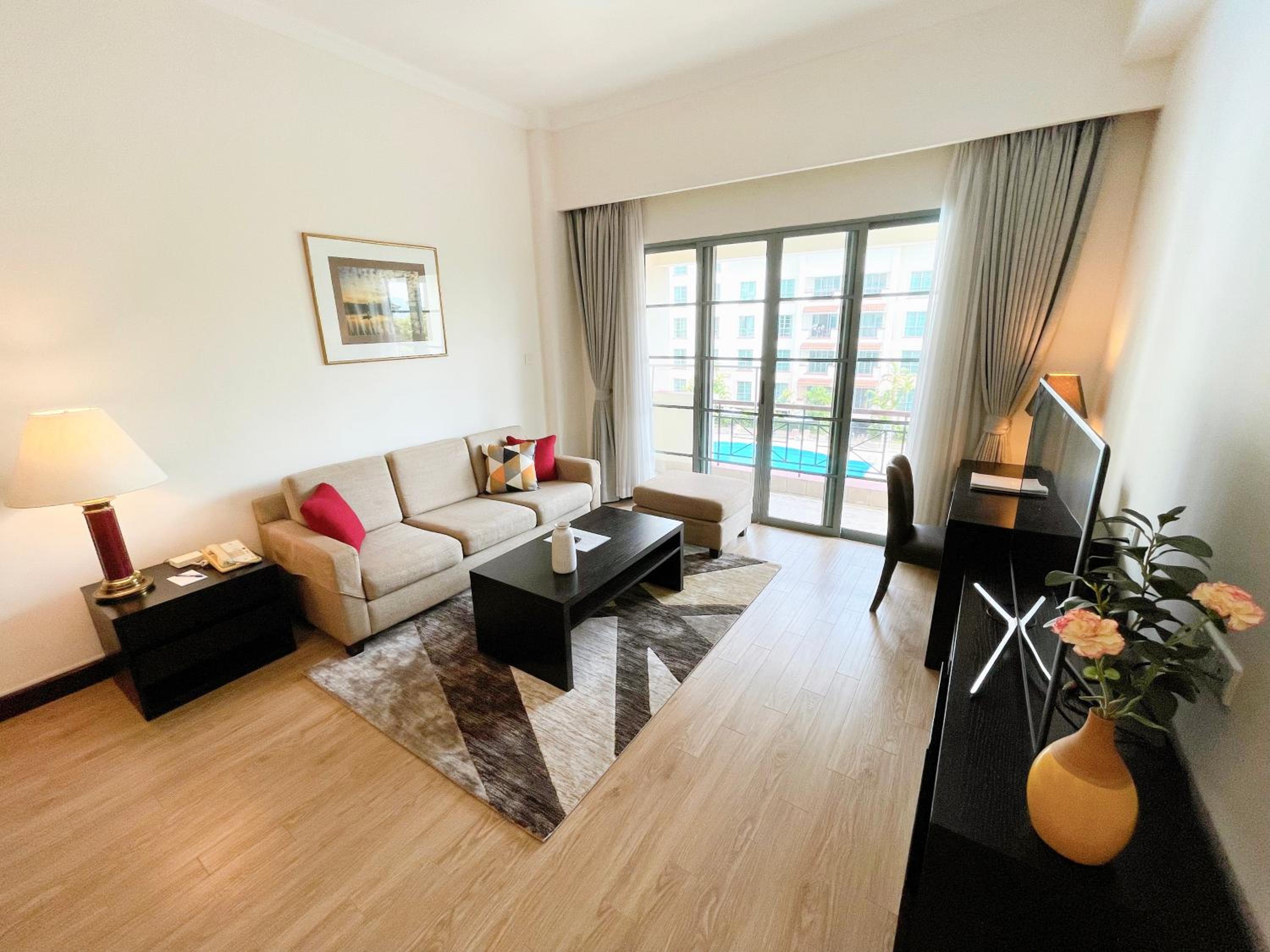 One-Bedroom Apartment photo 3