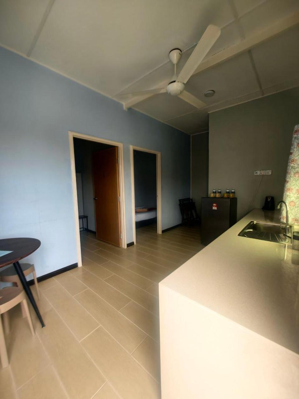 Double Room with Private Bathroom - Photo 23