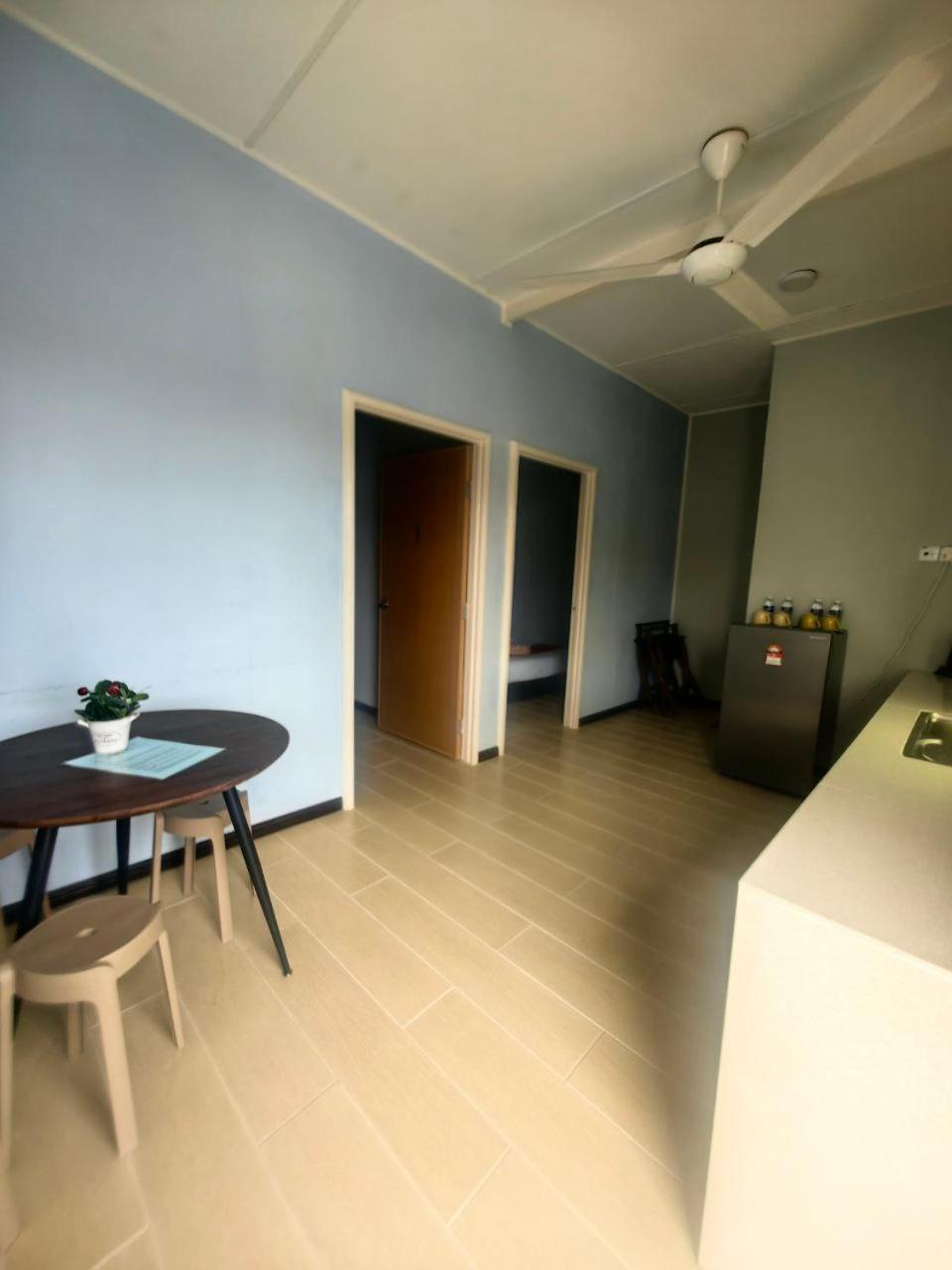 Double Room with Private Bathroom - Photo 24