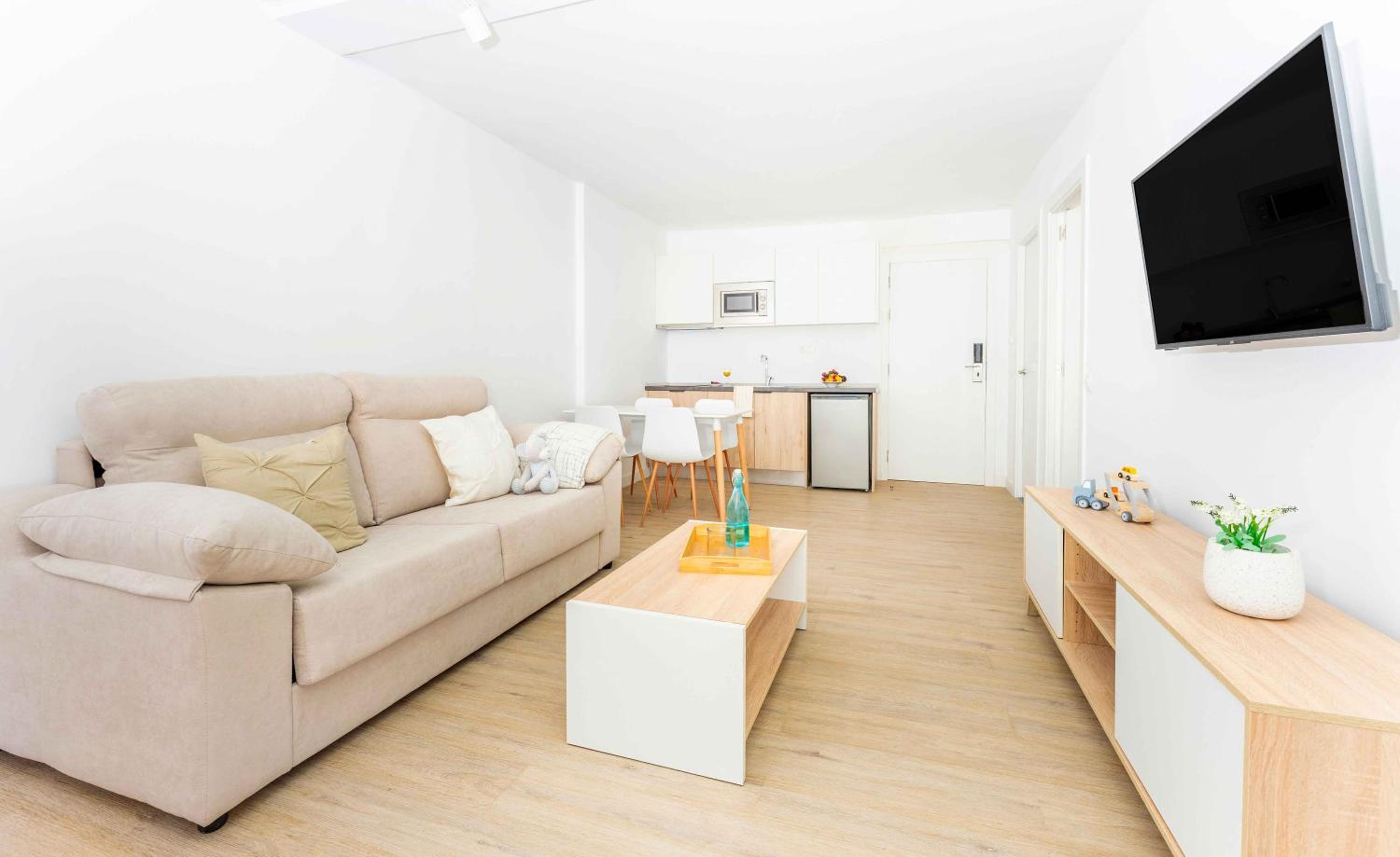 One-Bedroom Apartment thumbnail 6