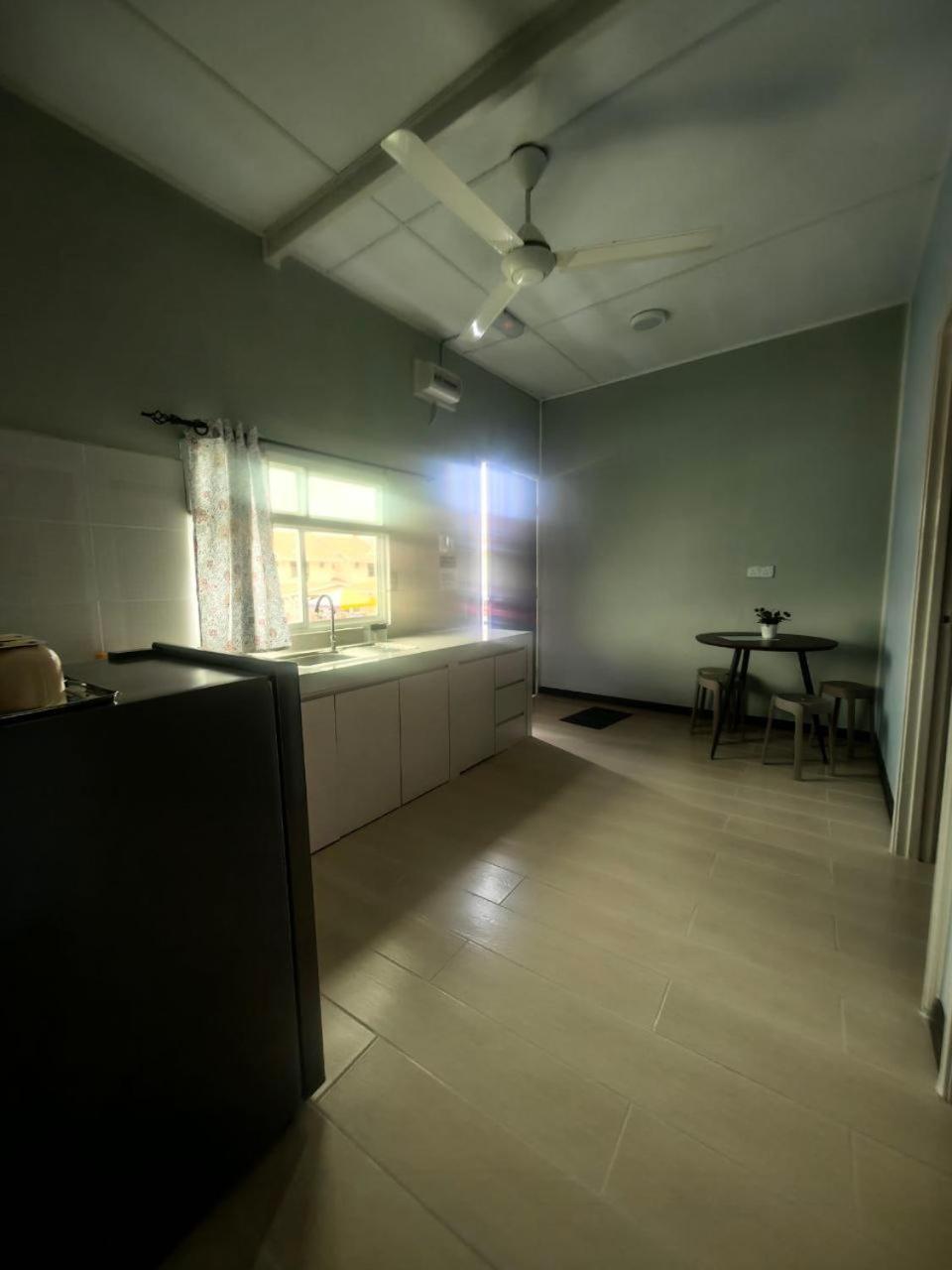 Double Room with Private Bathroom - Photo 21