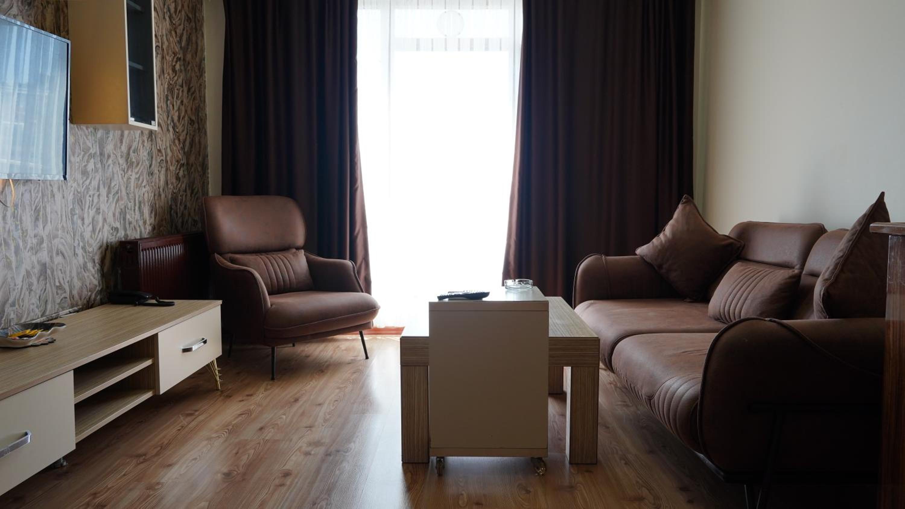 Superior King Suite photo 3