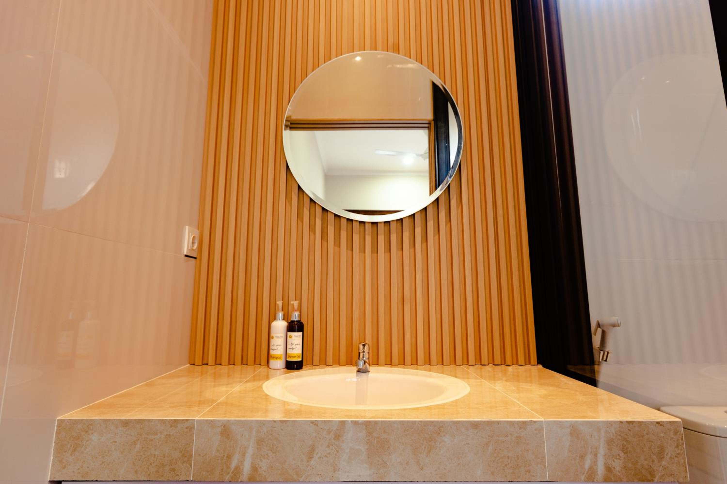 Deluxe Double Room - Photo 12
